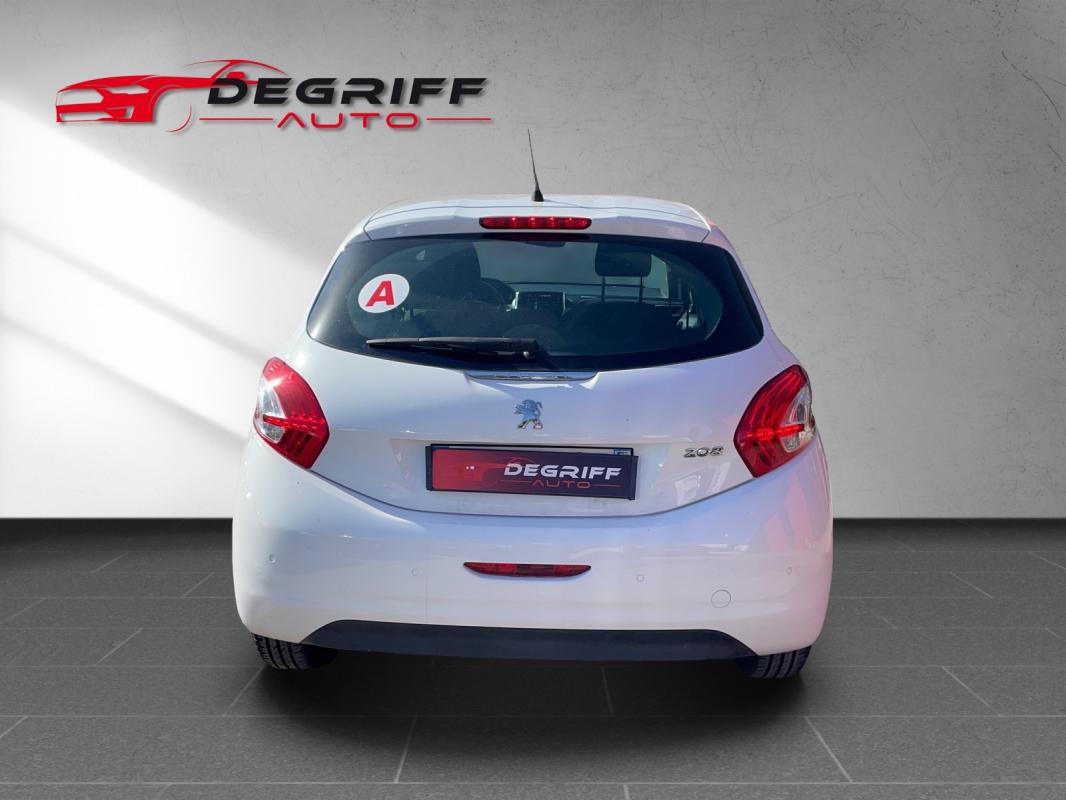 Peugeot 208 1.4 HDi 68ch BVM5 Style