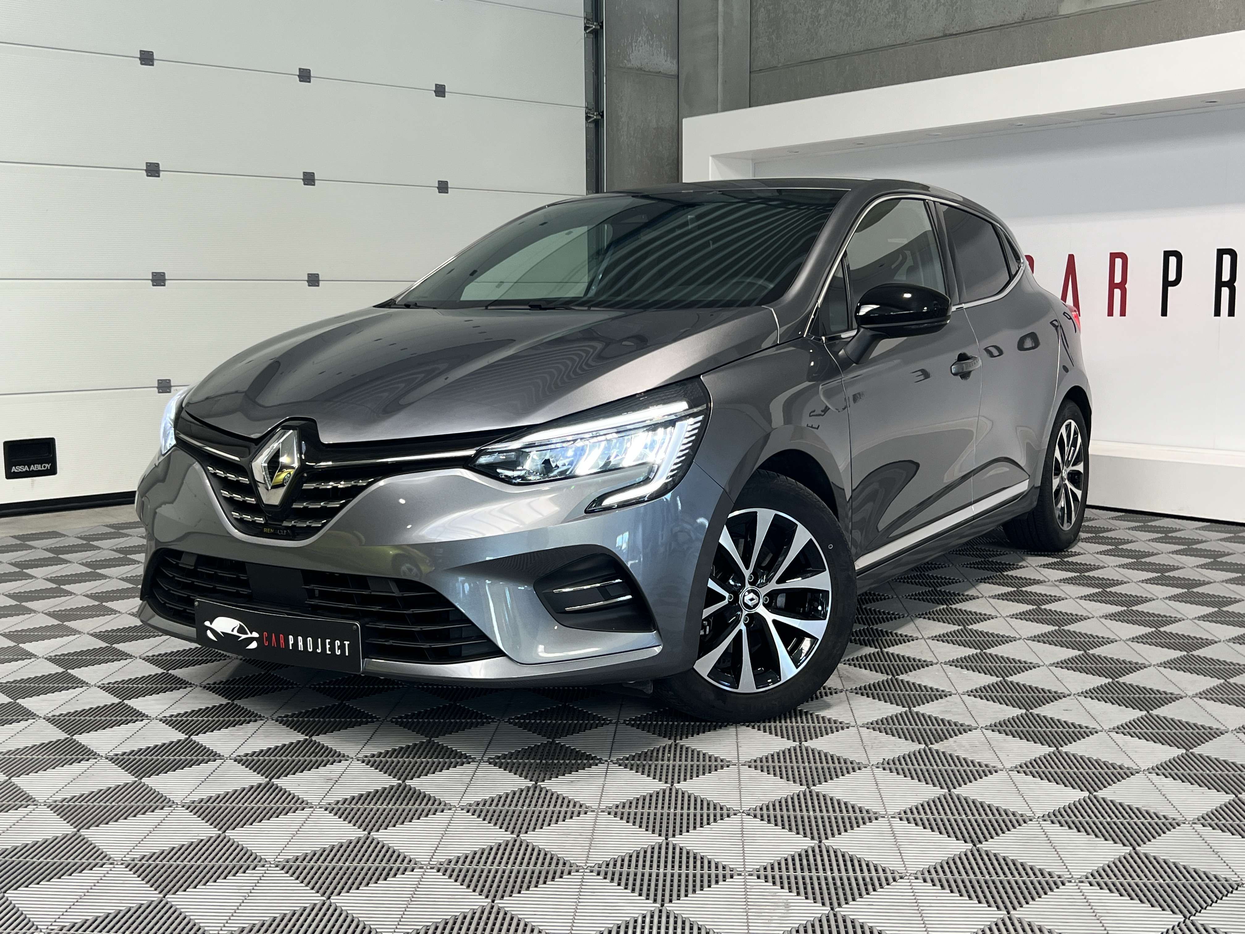 Renault Clio E-TECH TECHO/GPS/PDC ARR + CAM/ CLIM AUTO