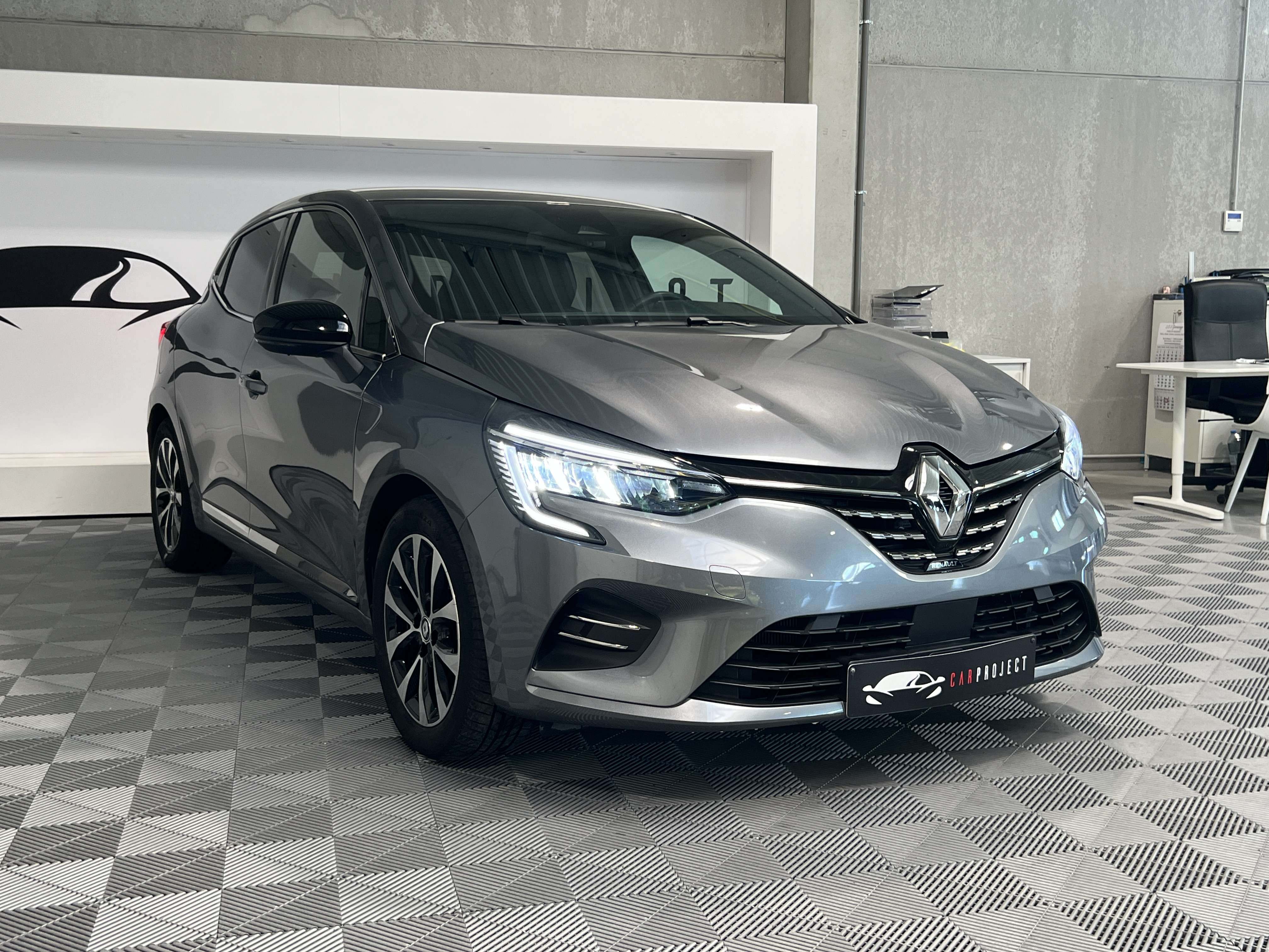 Renault Clio E-TECH TECHO/GPS/PDC ARR + CAM/ CLIM AUTO