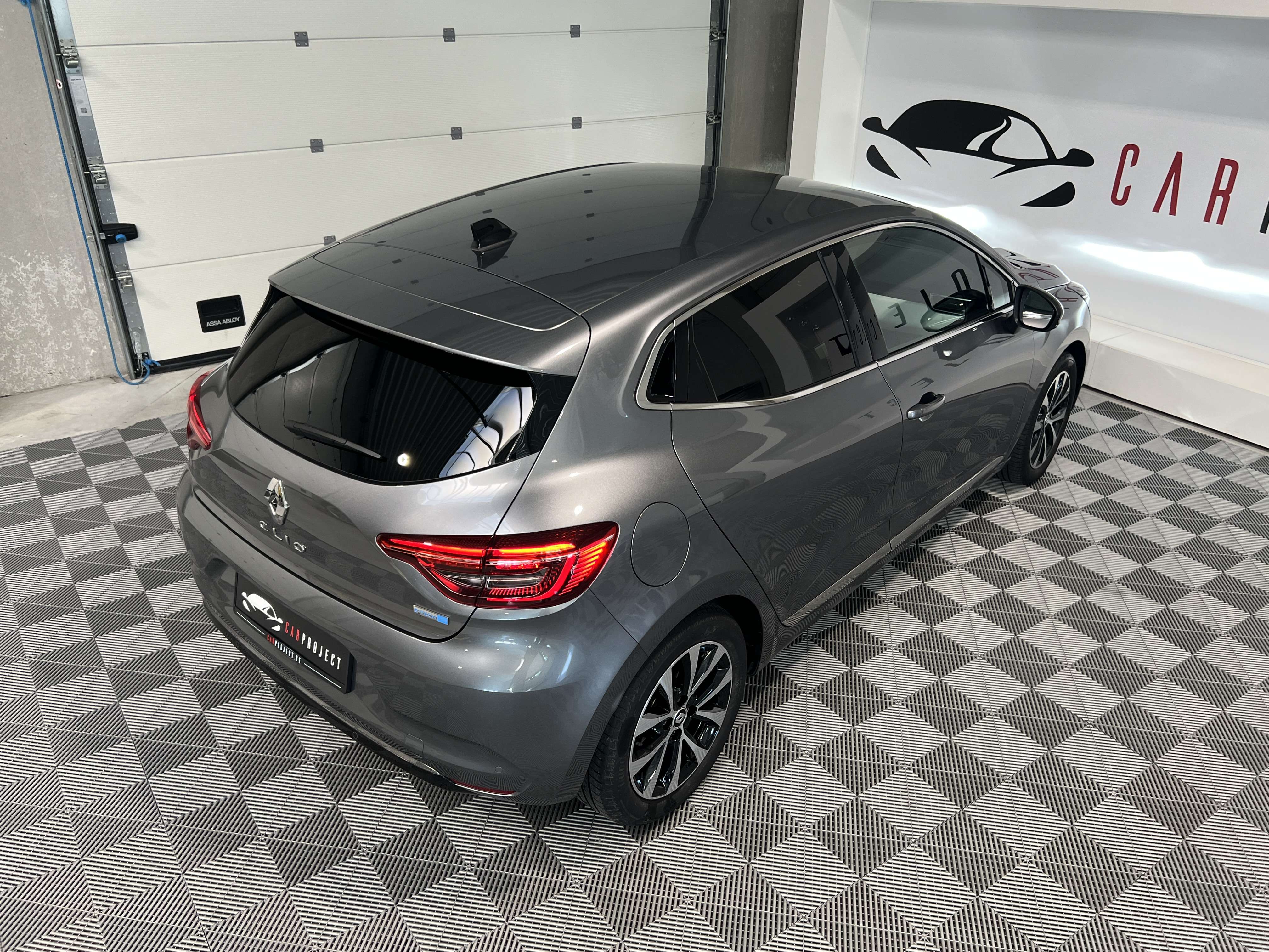 Renault Clio E-TECH TECHO/GPS/PDC ARR + CAM/ CLIM AUTO