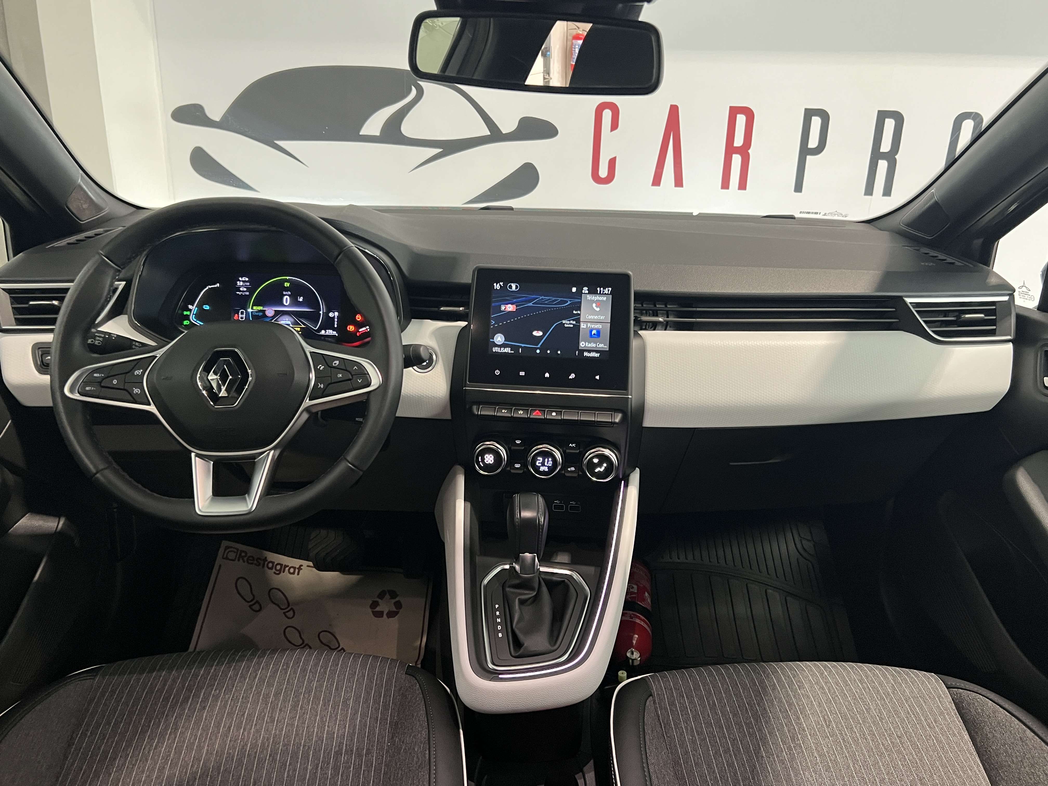 Renault Clio E-TECH TECHO/GPS/PDC ARR + CAM/ CLIM AUTO