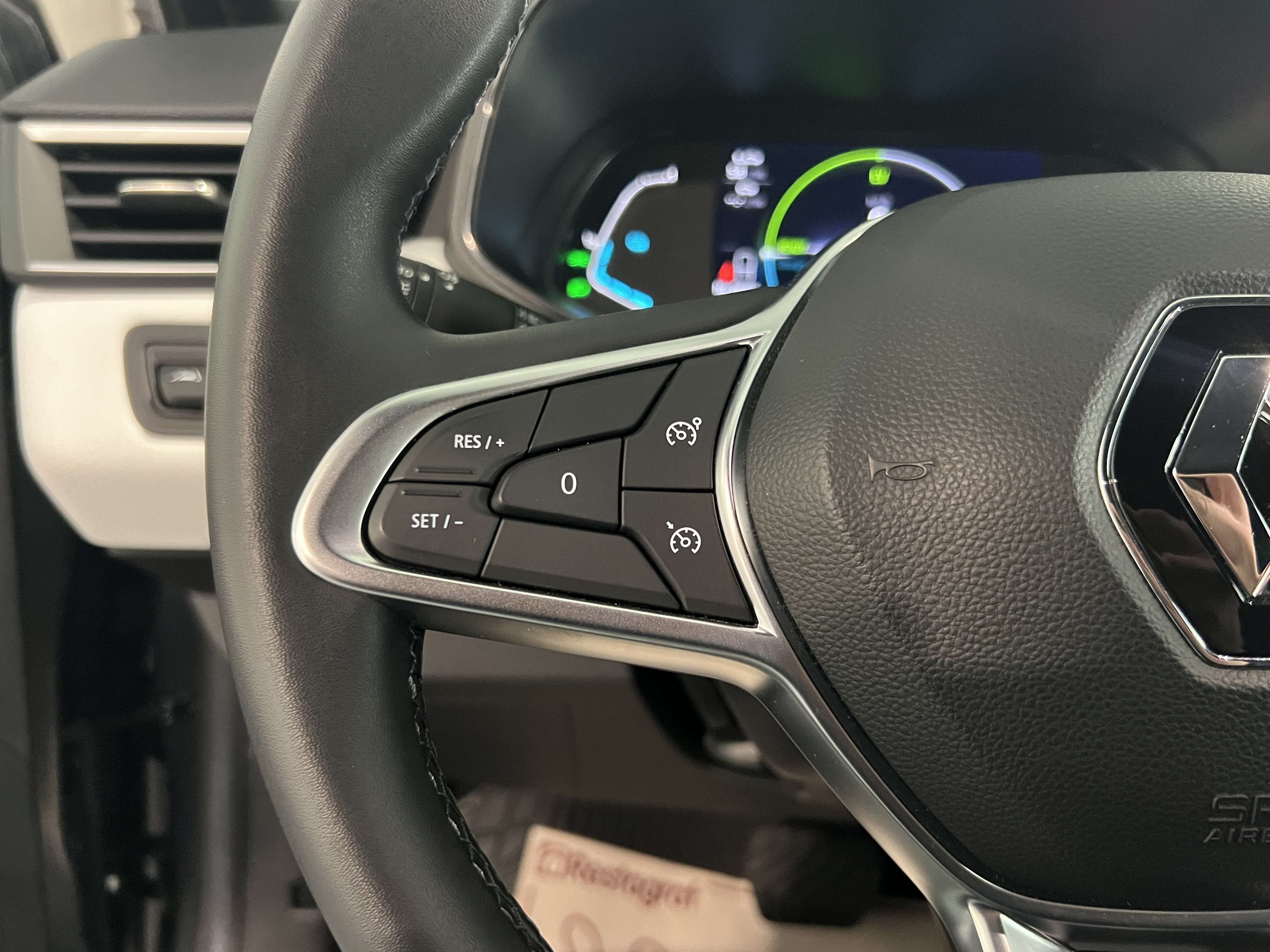 Renault Clio E-TECH TECHO/GPS/PDC ARR + CAM/ CLIM AUTO