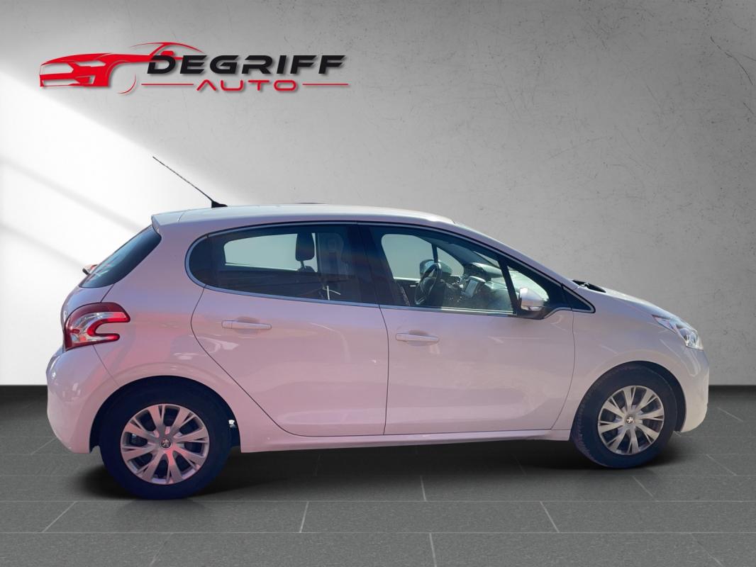 Peugeot 208 1.4 HDi 68ch BVM5 Style