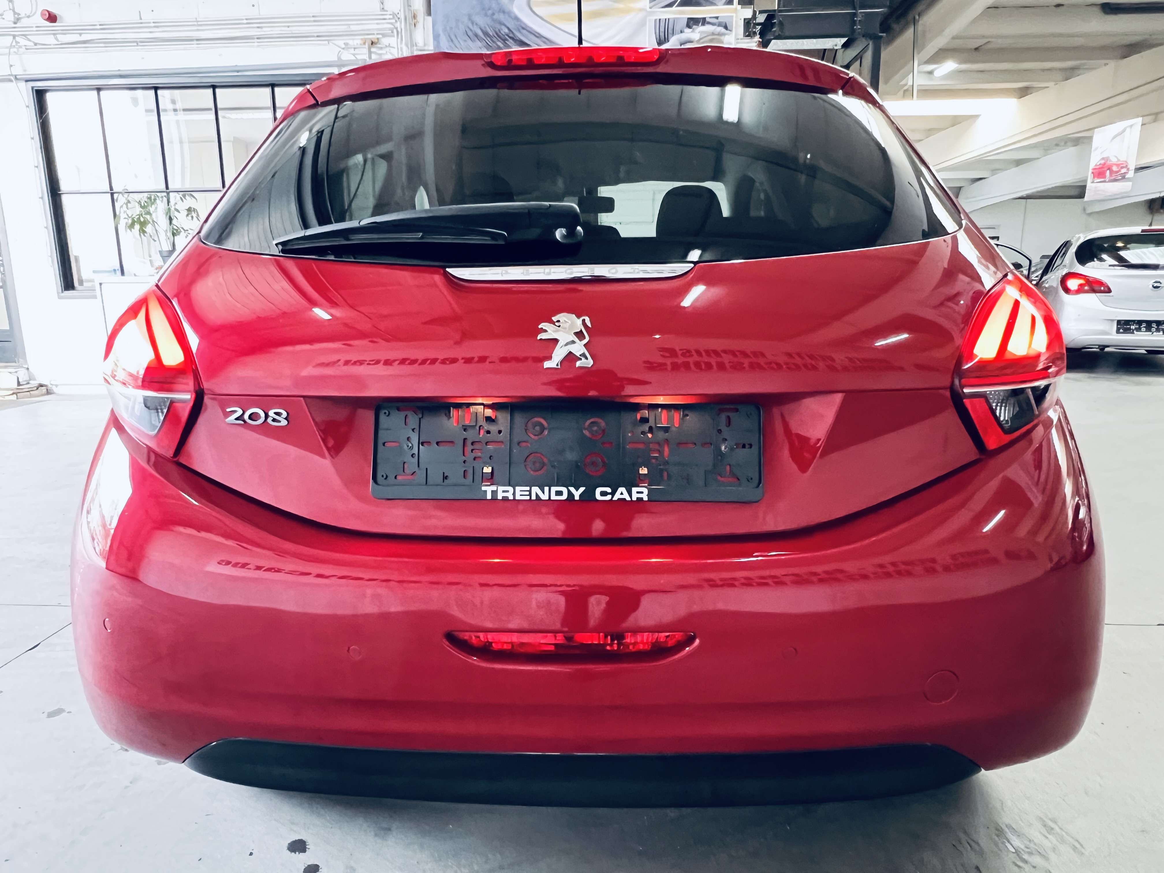 Peugeot 208 1.2i PureTech Style+NAVI+JANTES+TEL+CARNET+CARPASS