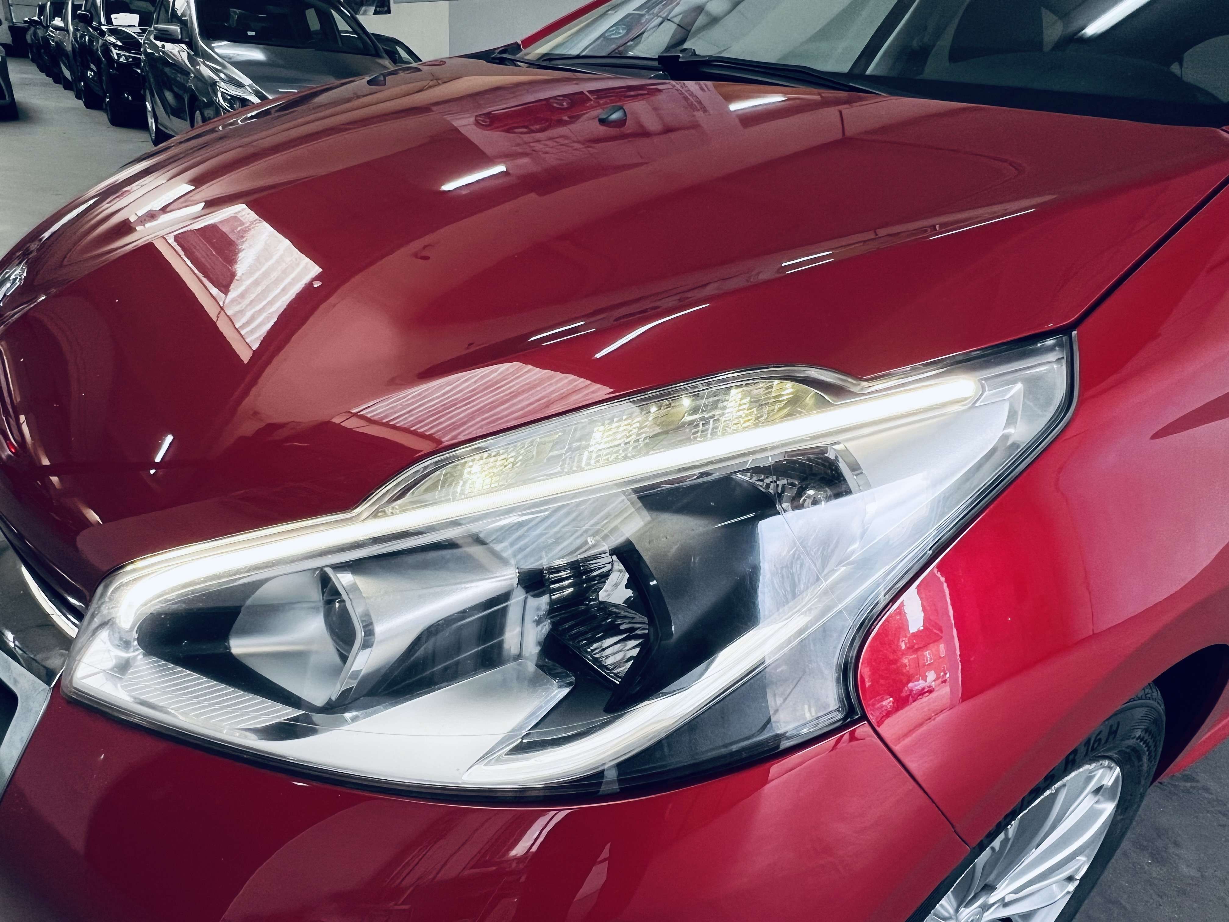 Peugeot 208 1.2i PureTech Style+NAVI+JANTES+TEL+CARNET+CARPASS