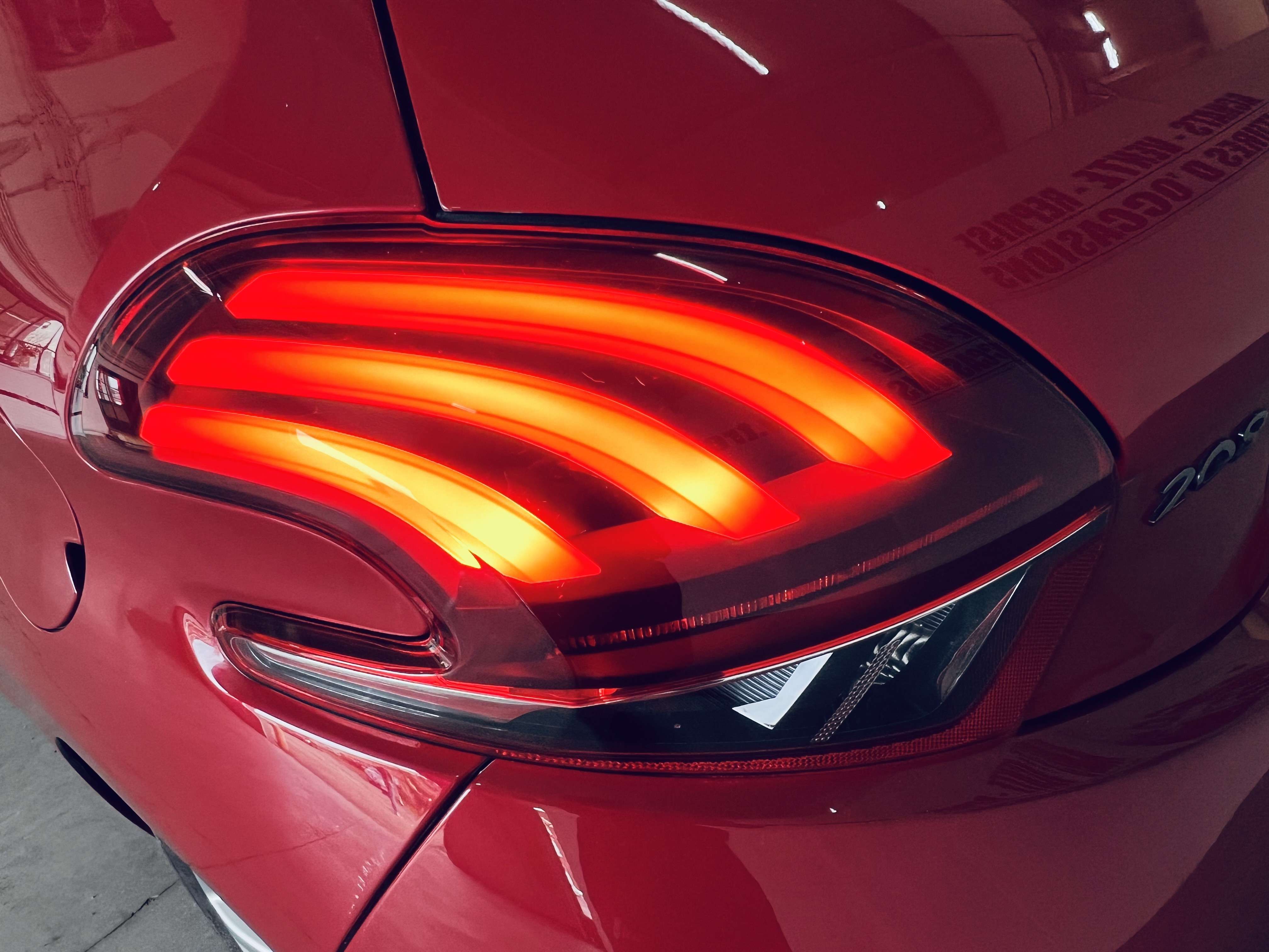 Peugeot 208 1.2i PureTech Style+NAVI+JANTES+TEL+CARNET+CARPASS