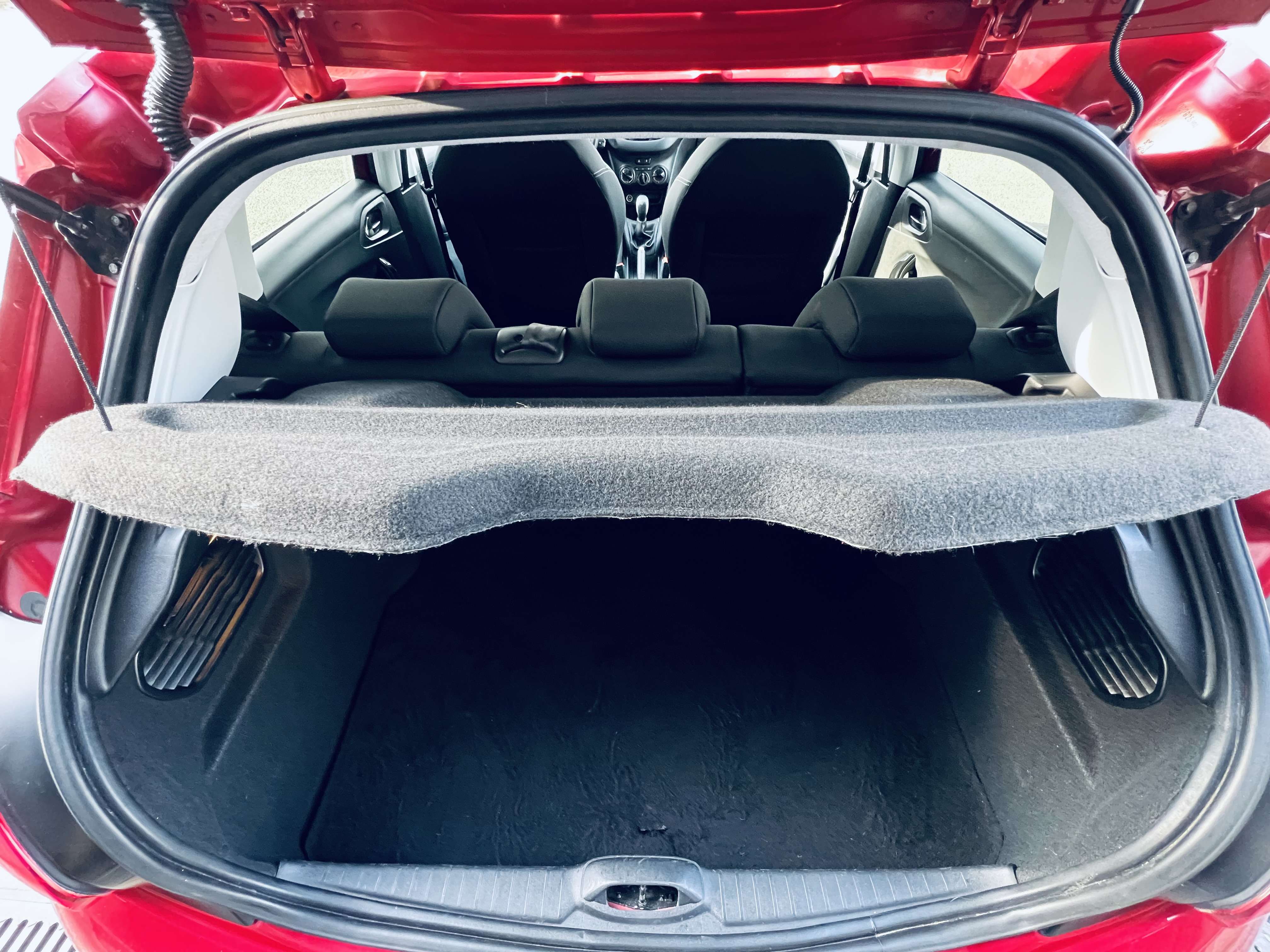 Peugeot 208 1.2i PureTech Style+NAVI+JANTES+TEL+CARNET+CARPASS