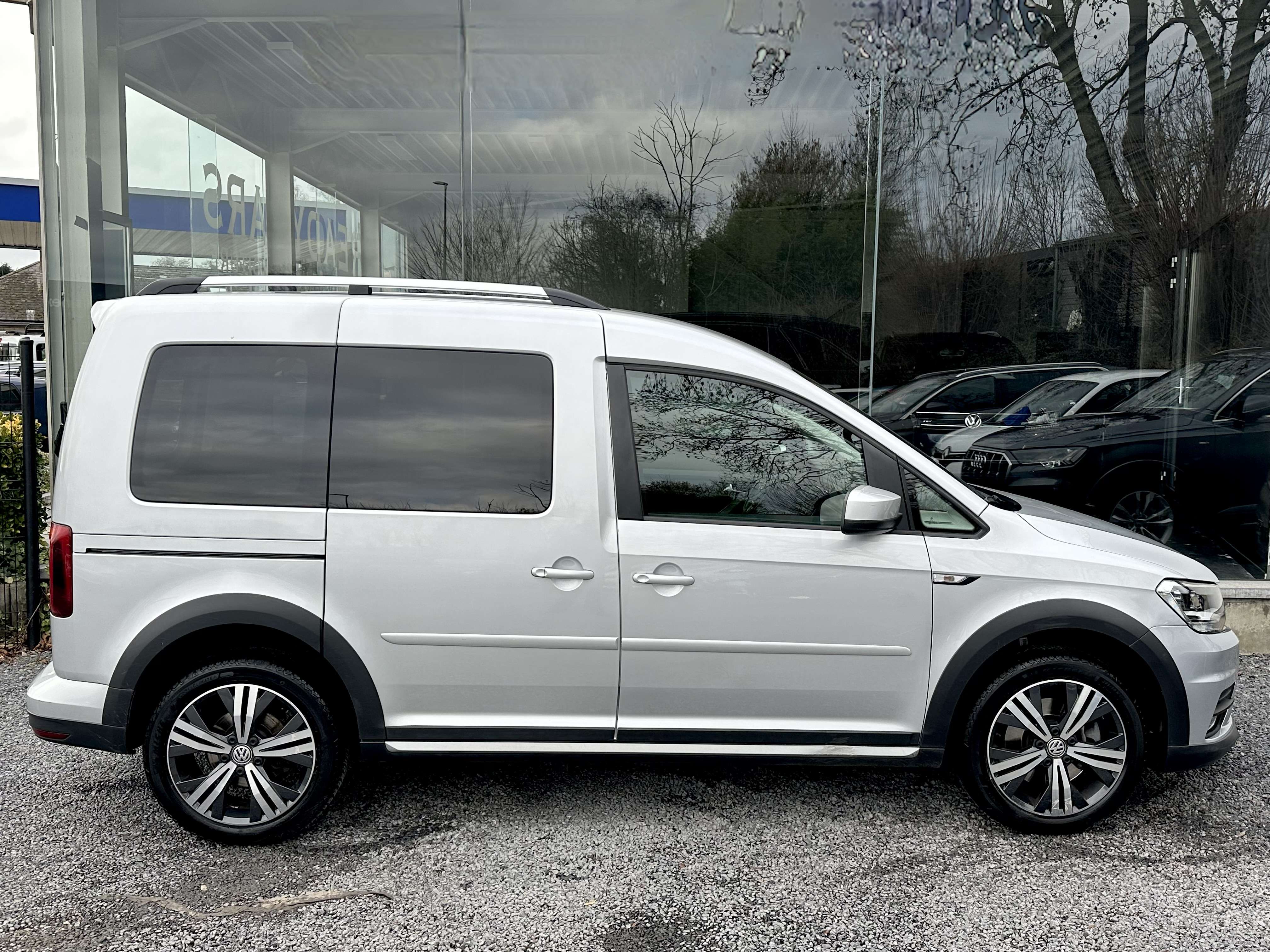 Volkswagen Caddy 1.4 TSI*5 PLACES*1ER MAIN*CARPLAY*GARANTIE 12 MOIS