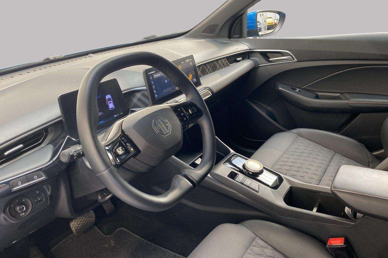 MG MG3 HYBRID+ LUXURY 194 PK