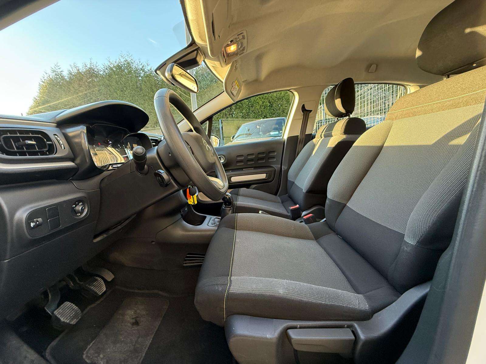 Citroen C3 1.2i Busines/ LED/ CarPlay/ Entretien+Garantie 1an