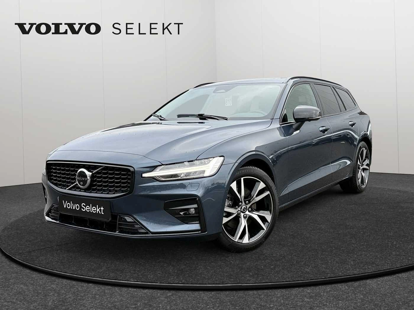 Volvo V60 V60 Plus, B4 Mild-Hybrid, Benzin, Dark