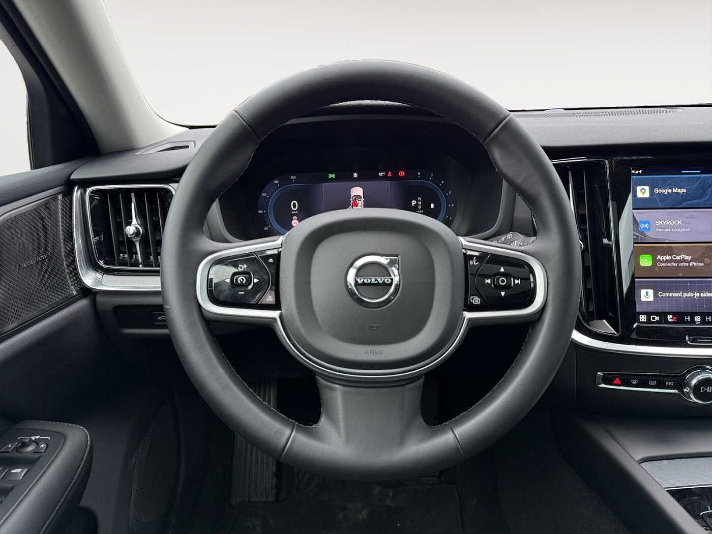 Volvo V60 V60 Plus, B4 Mild-Hybrid, Benzin, Dark