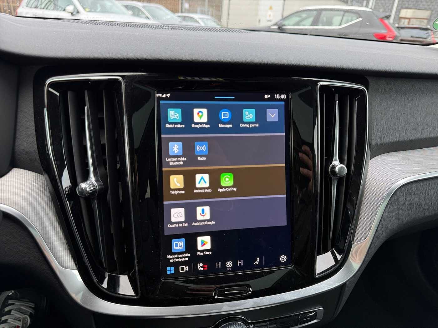 Volvo V60 V60 Plus, B4 Mild-Hybrid, Benzin, Dark