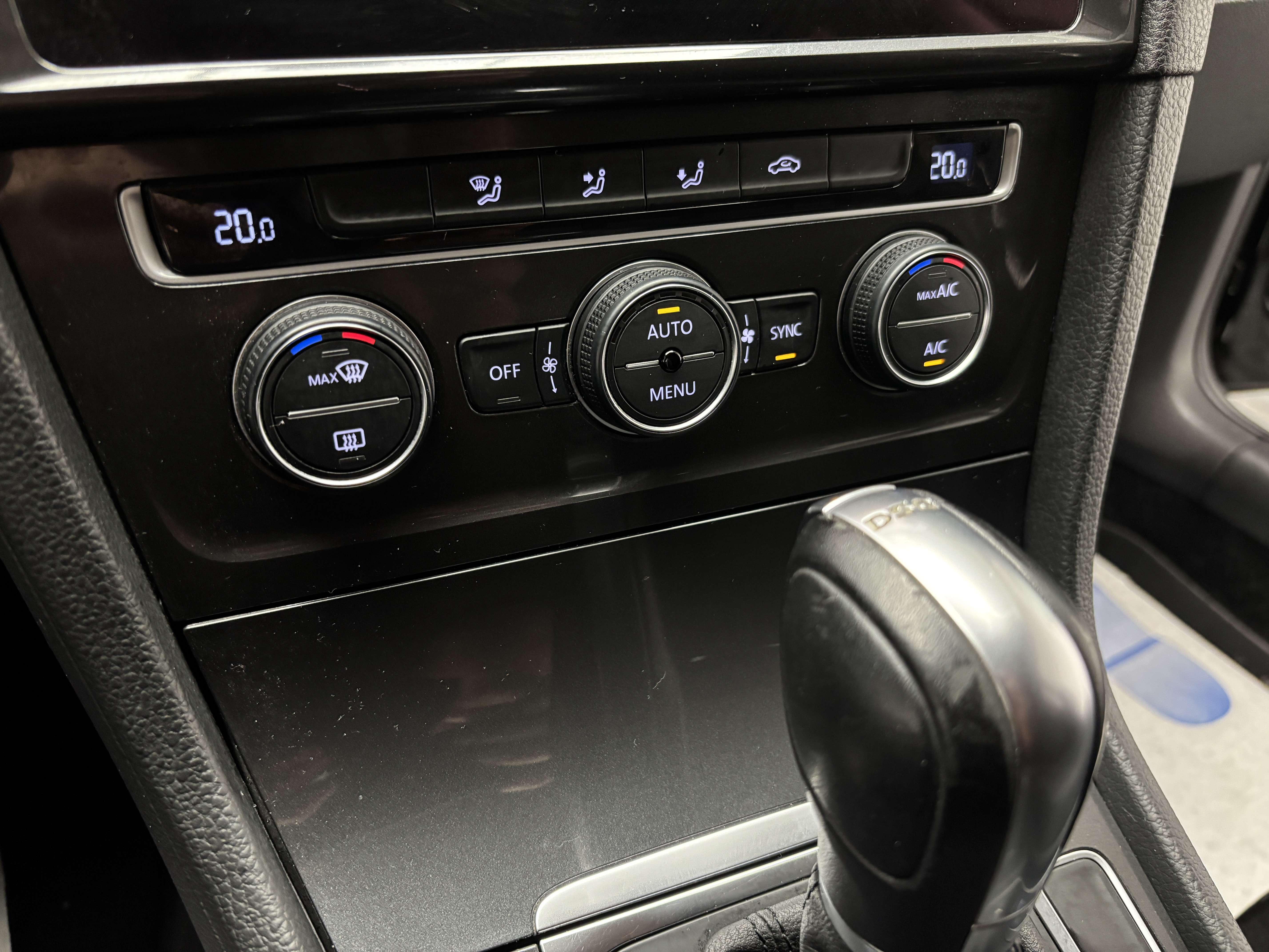 Volkswagen Golf 1.0 TSI DSG *CARPLAY*CAMERA*FRONT ASSIST*GARANTIE*