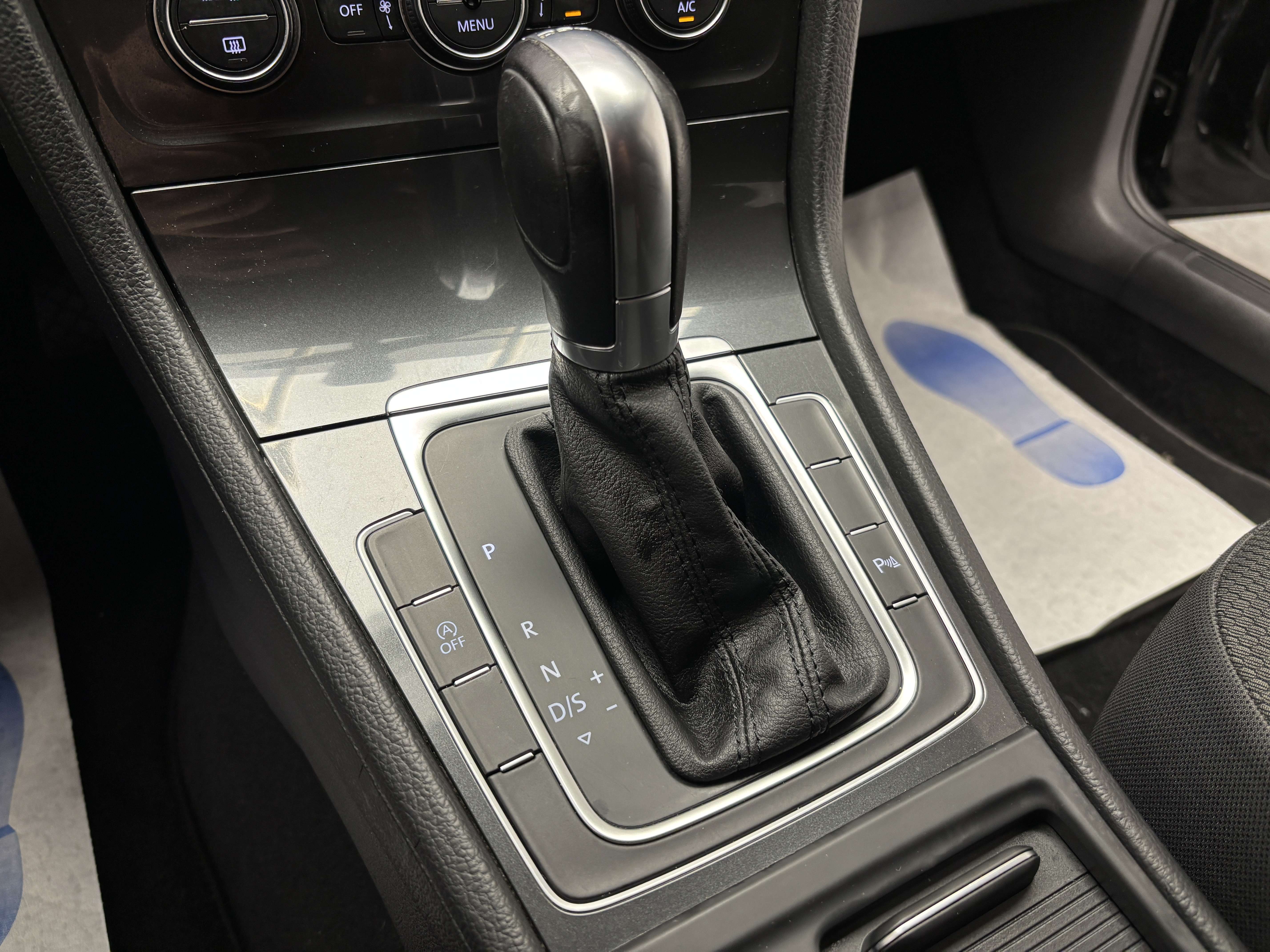 Volkswagen Golf 1.0 TSI DSG *CARPLAY*CAMERA*FRONT ASSIST*GARANTIE*
