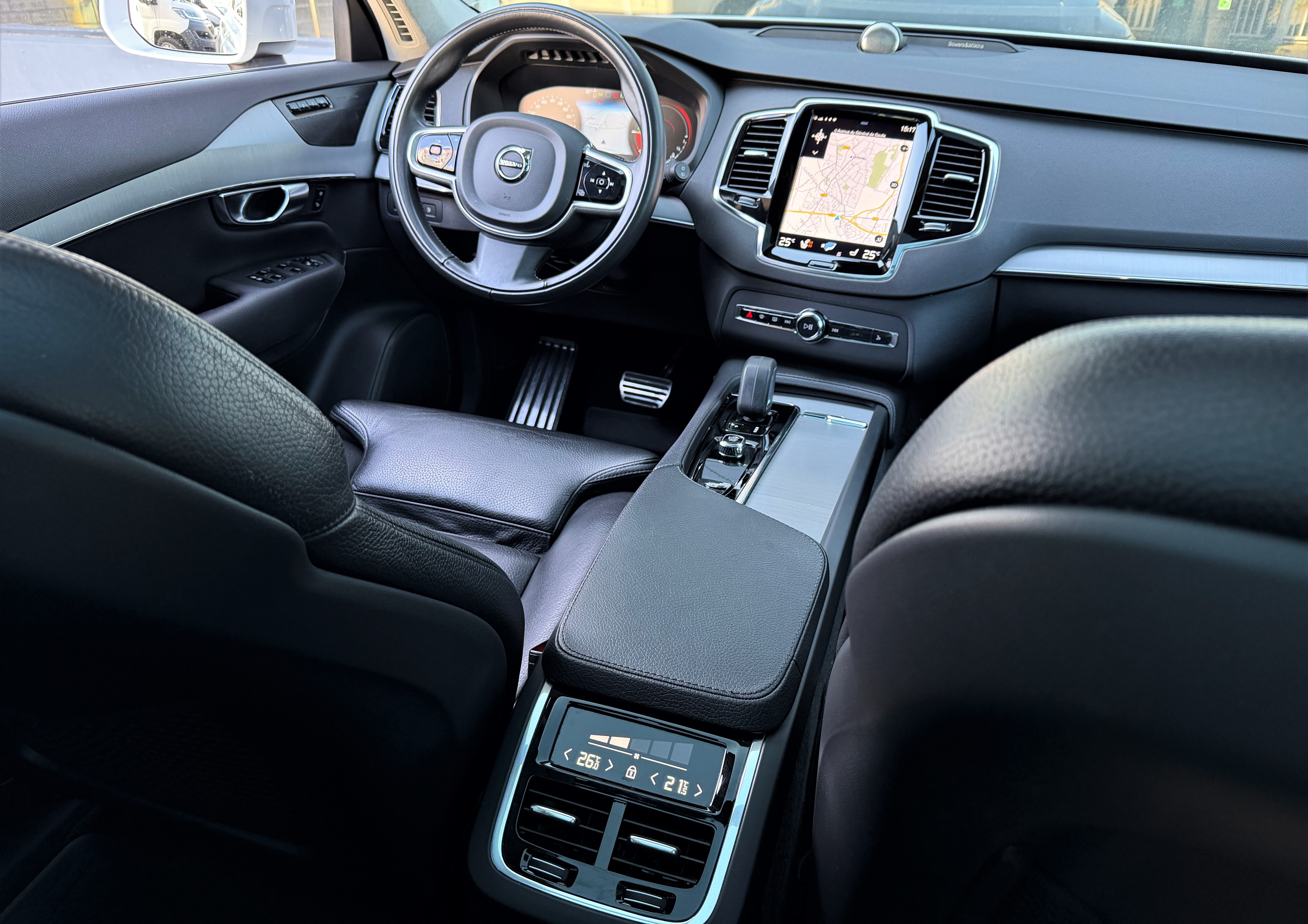 Volvo Xc90 T8 Inscription Design'AWD 392 Performance Full Pano 1er Main