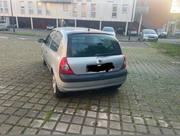 Renault Clio III (2) 1.5 DCI 70 EXPRESSION CLIM 3P ECO2