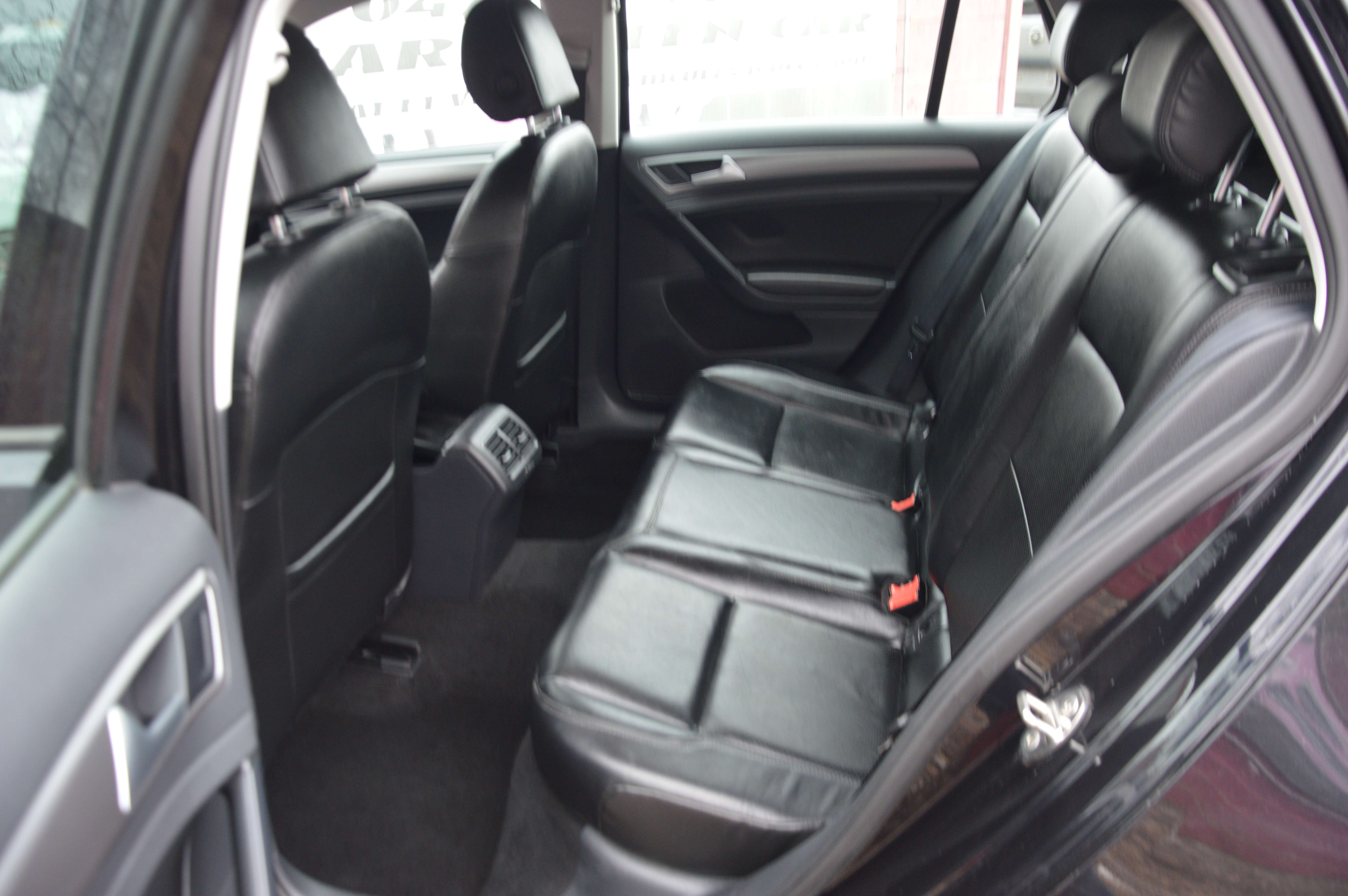 Volkswagen Golf 1.6CRTDi Highline NAV SENS AV/AR CLIM 118.676KM