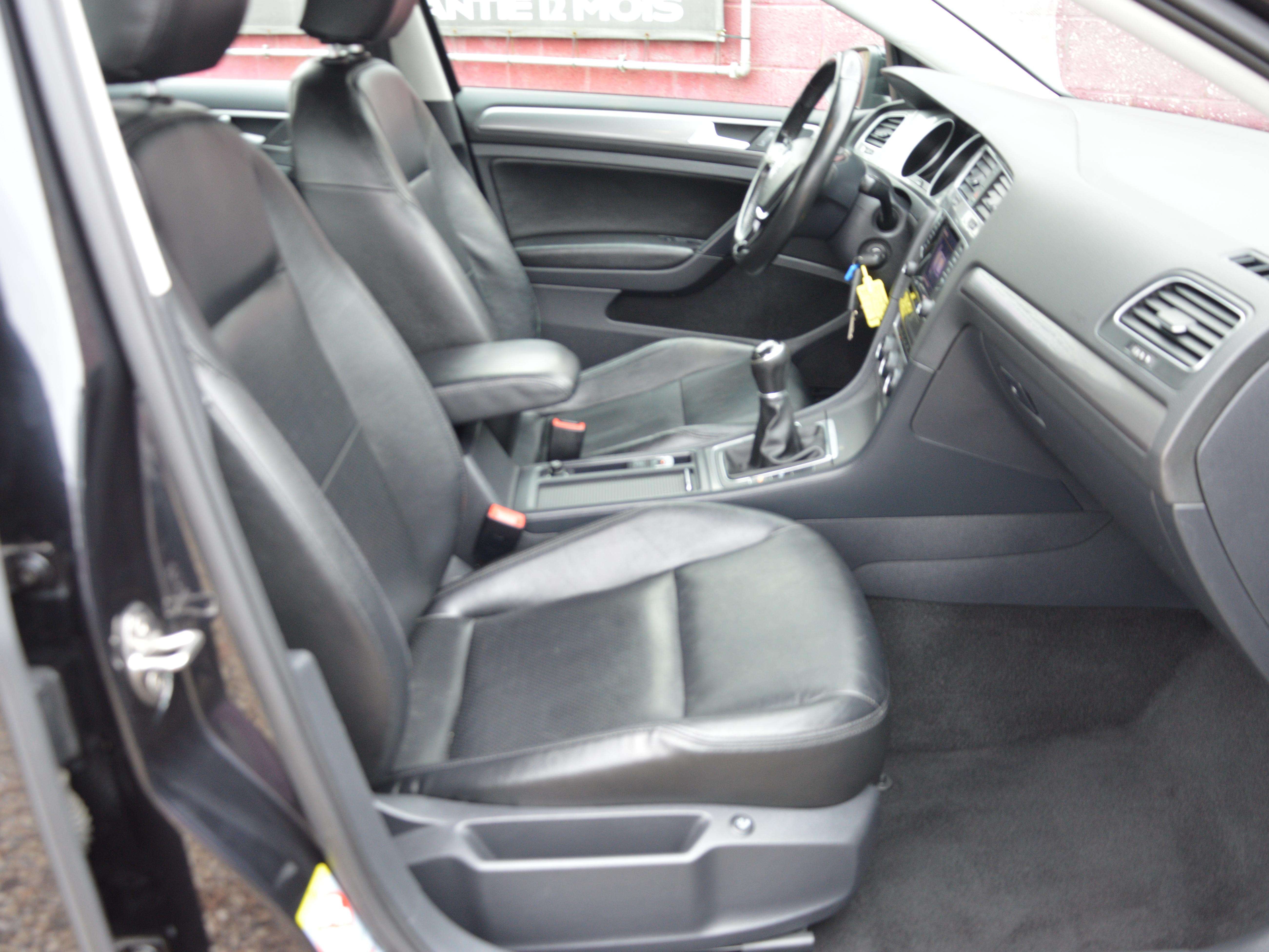 Volkswagen Golf 1.6CRTDi Highline NAV SENS AV/AR CLIM 118.676KM