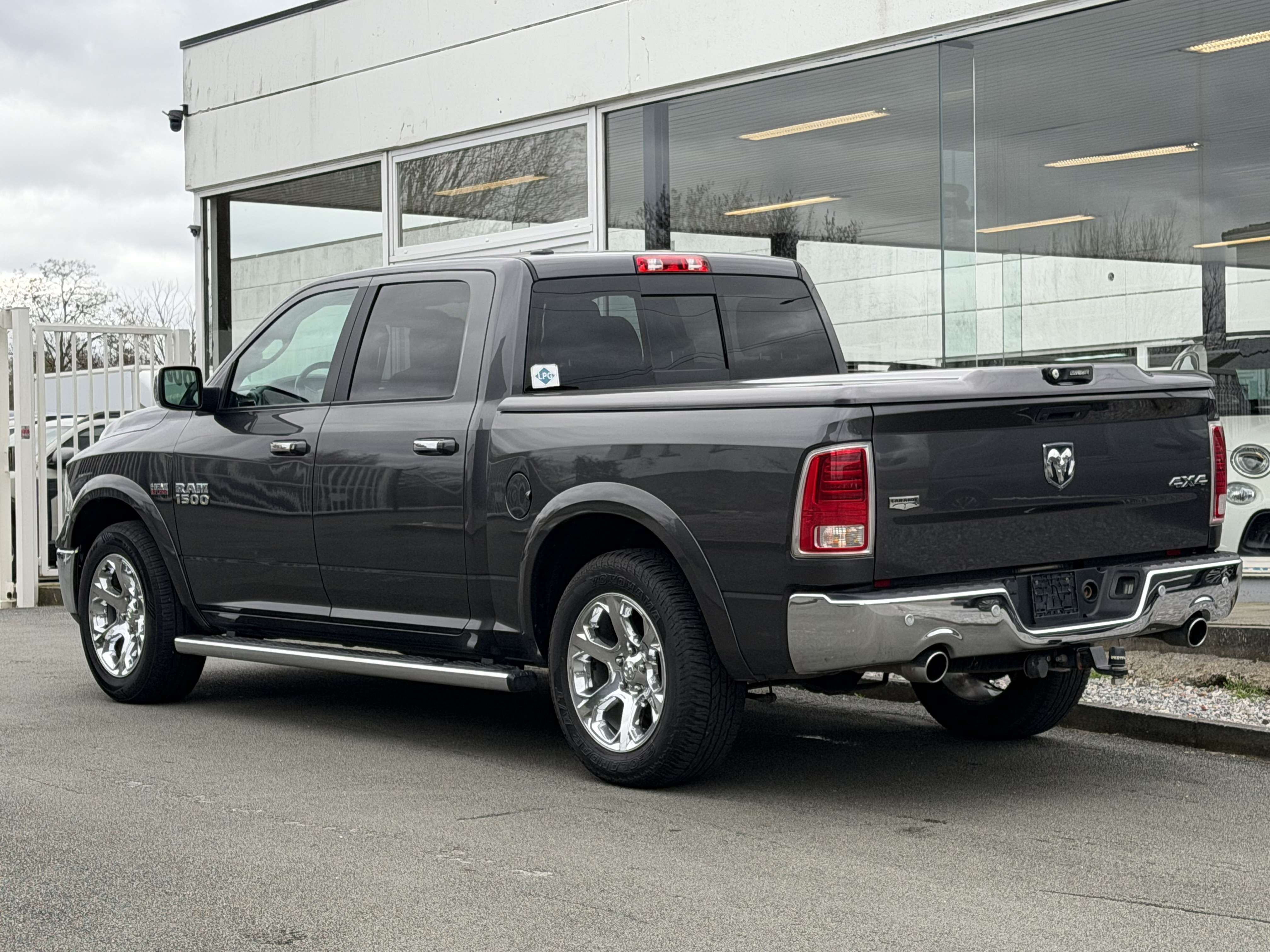 Dodge RAM RAM 5.7 V8 LPG 401CV LARAMIE PNEUMATIQUE CREWCAB