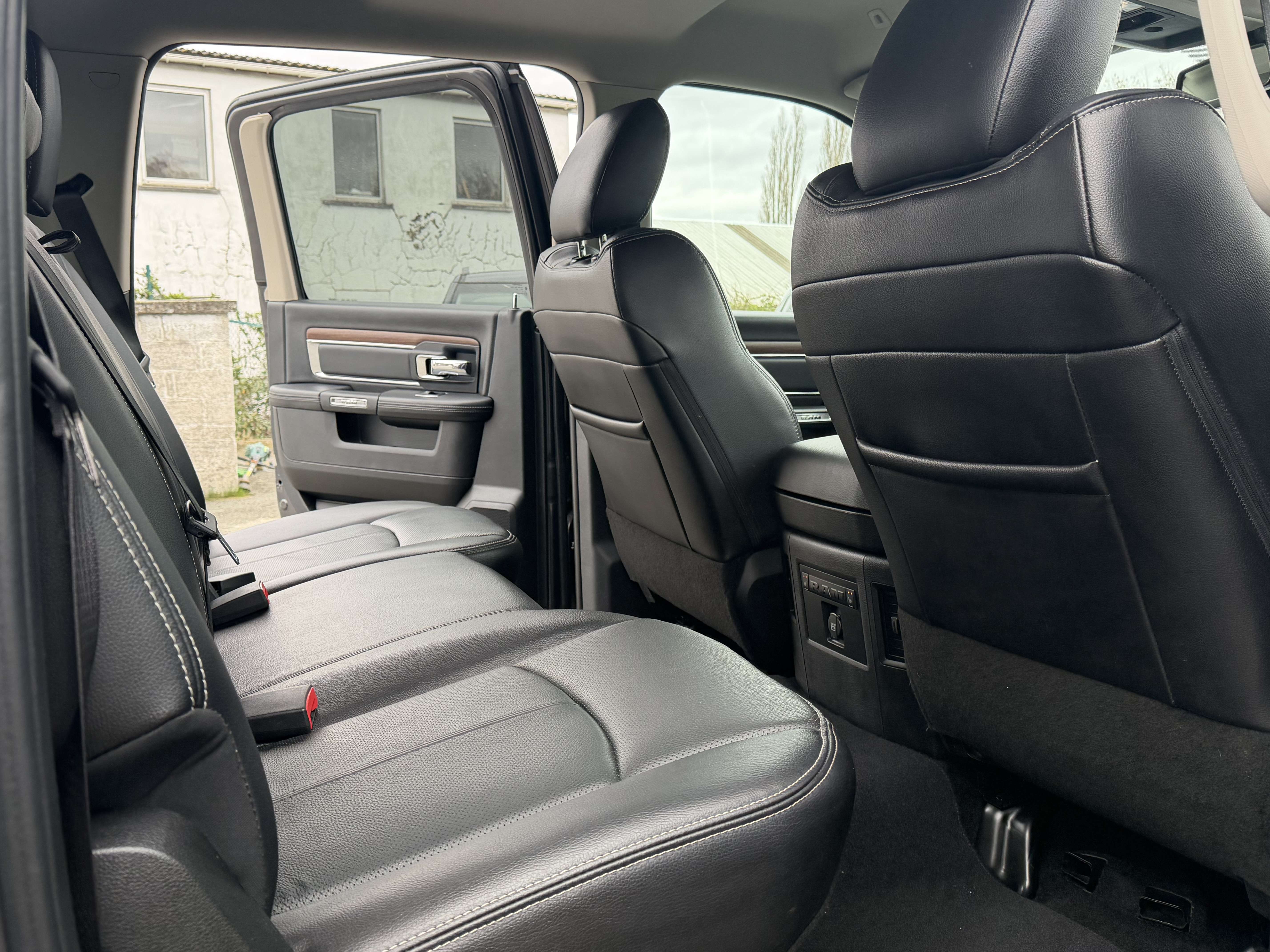 Dodge RAM RAM 5.7 V8 LPG 401CV LARAMIE PNEUMATIQUE CREWCAB
