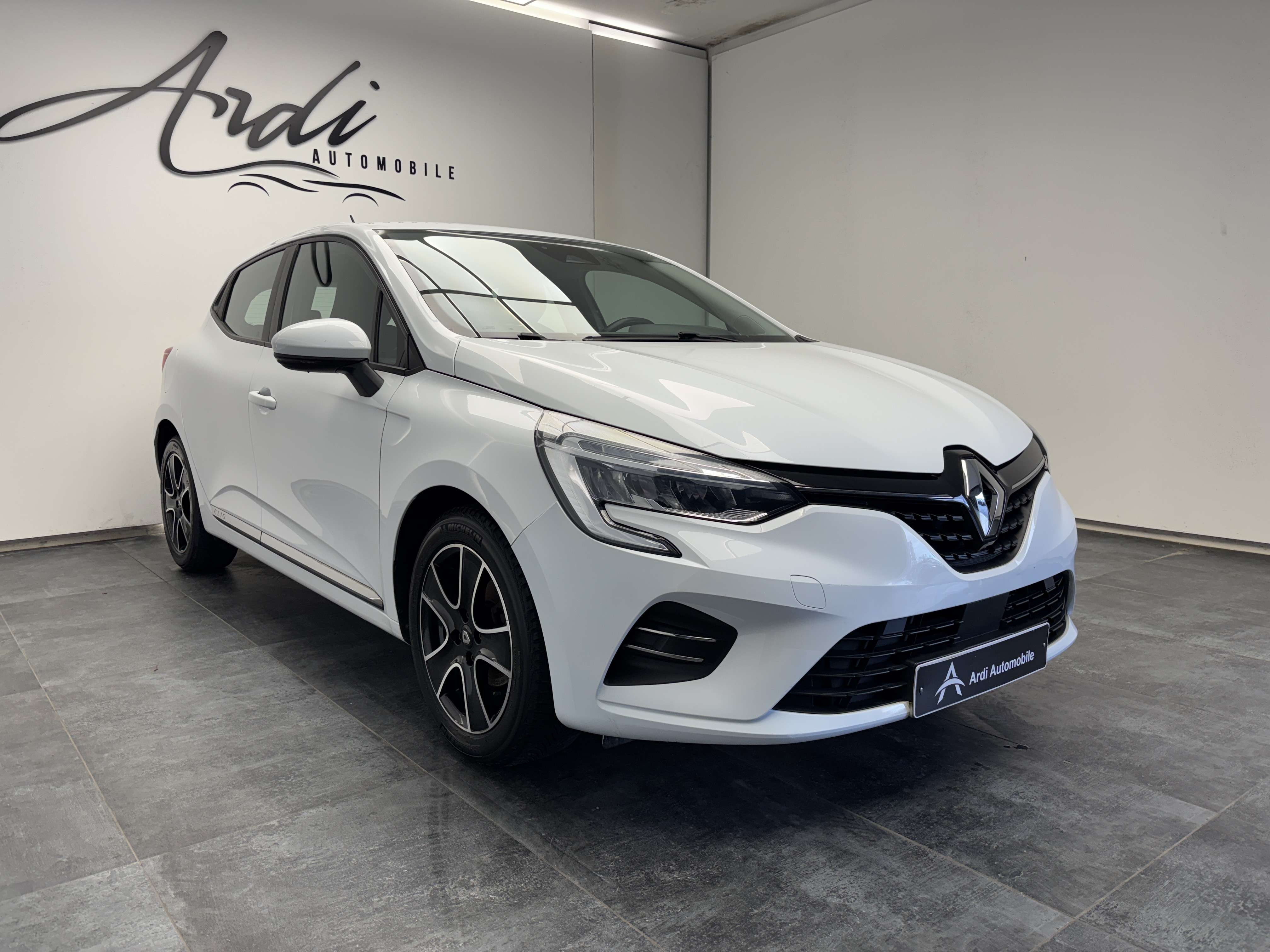 Renault Clio 1.0i *CARPLAY*FRONT ASSIST*1ER PROPRIO*GARANTIE*