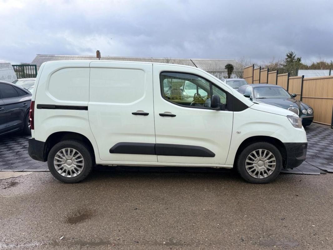 Toyota Proace Pro Ace City FOURGON 1.5 D4D 100 MEDIUM L1 DYNAMIC - APPLE CARPLAY CAMERA DE RECUL GPS