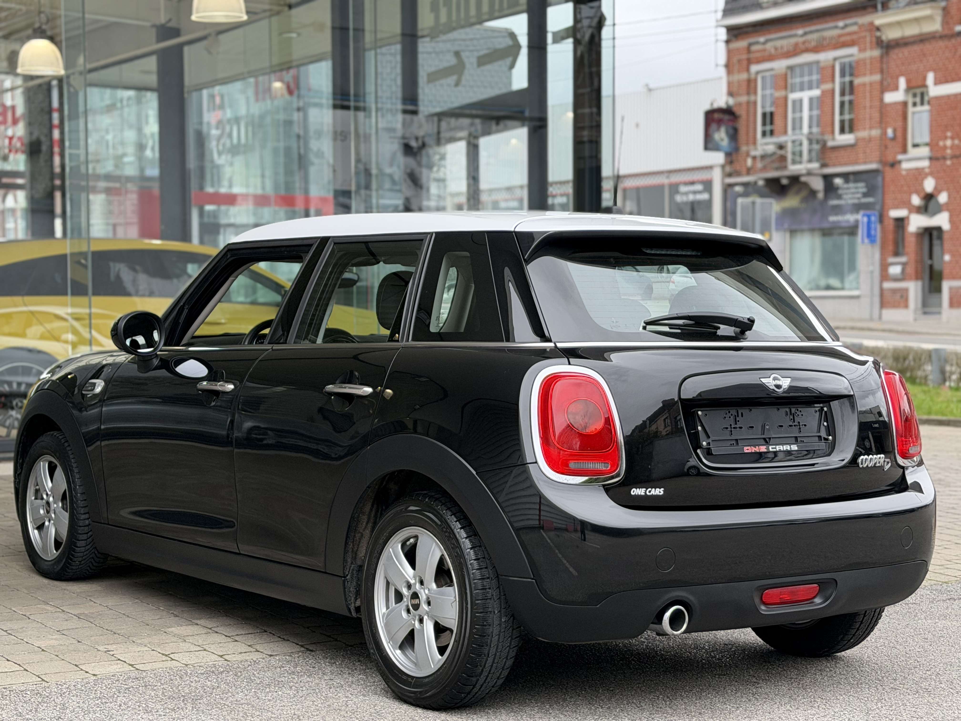 MINI Cooper D 1.5D 5Portes AIRCO-1PROPR. 20.100km!!! (ETAT NEUF)