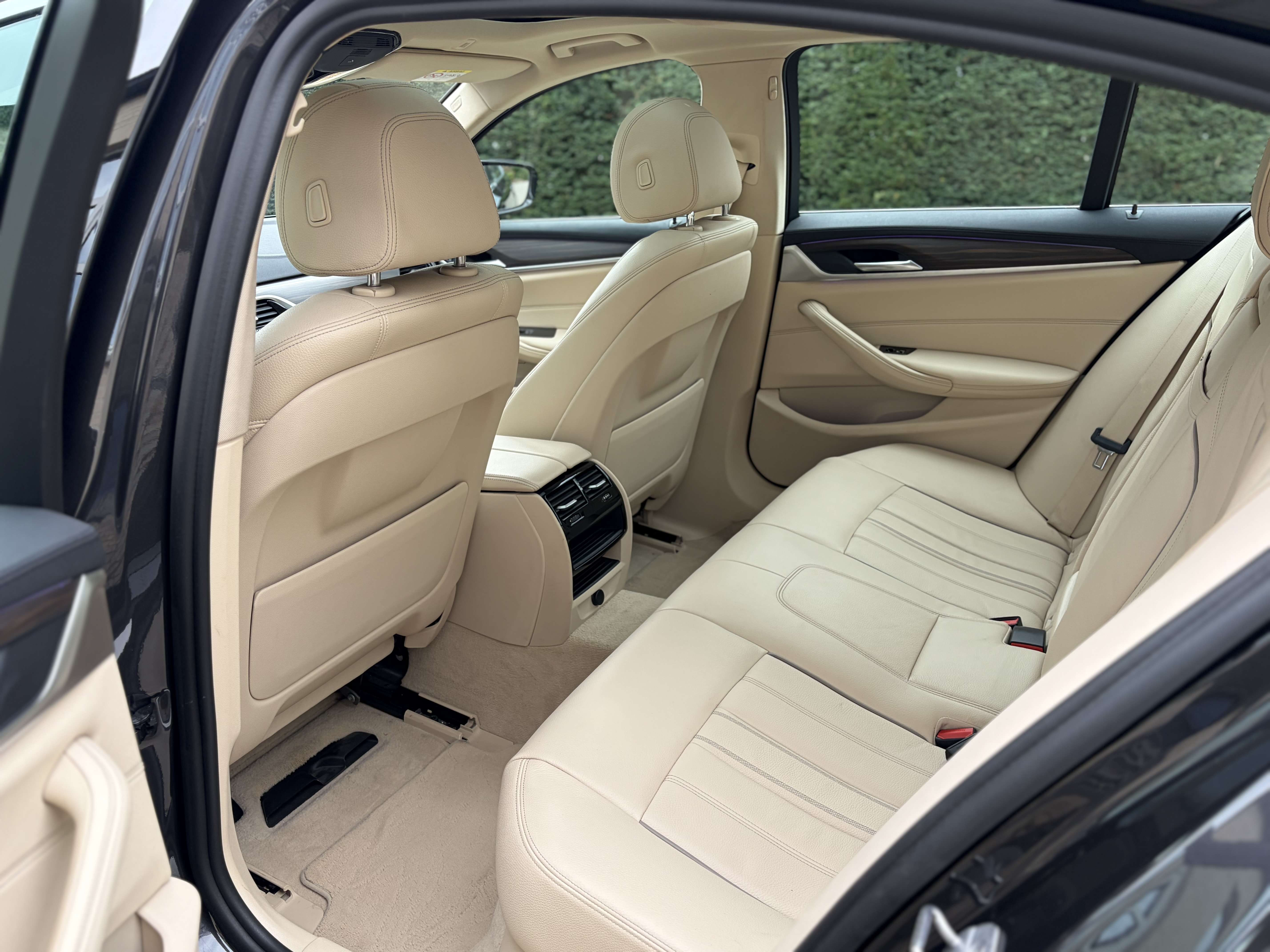 BMW 530 eA PHEV Performance Business  ### 63000 km ###
