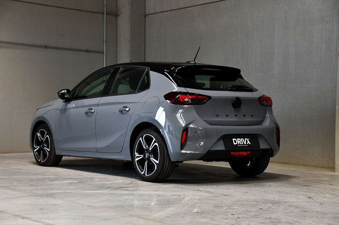 Opel Corsa SPORT - CARPLAY - PANO - CAMERA - VERW. STUUR