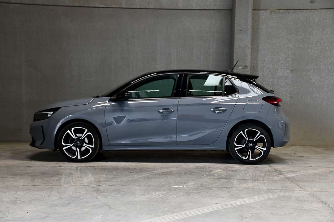 Opel Corsa SPORT - CARPLAY - PANO - CAMERA - VERW. STUUR