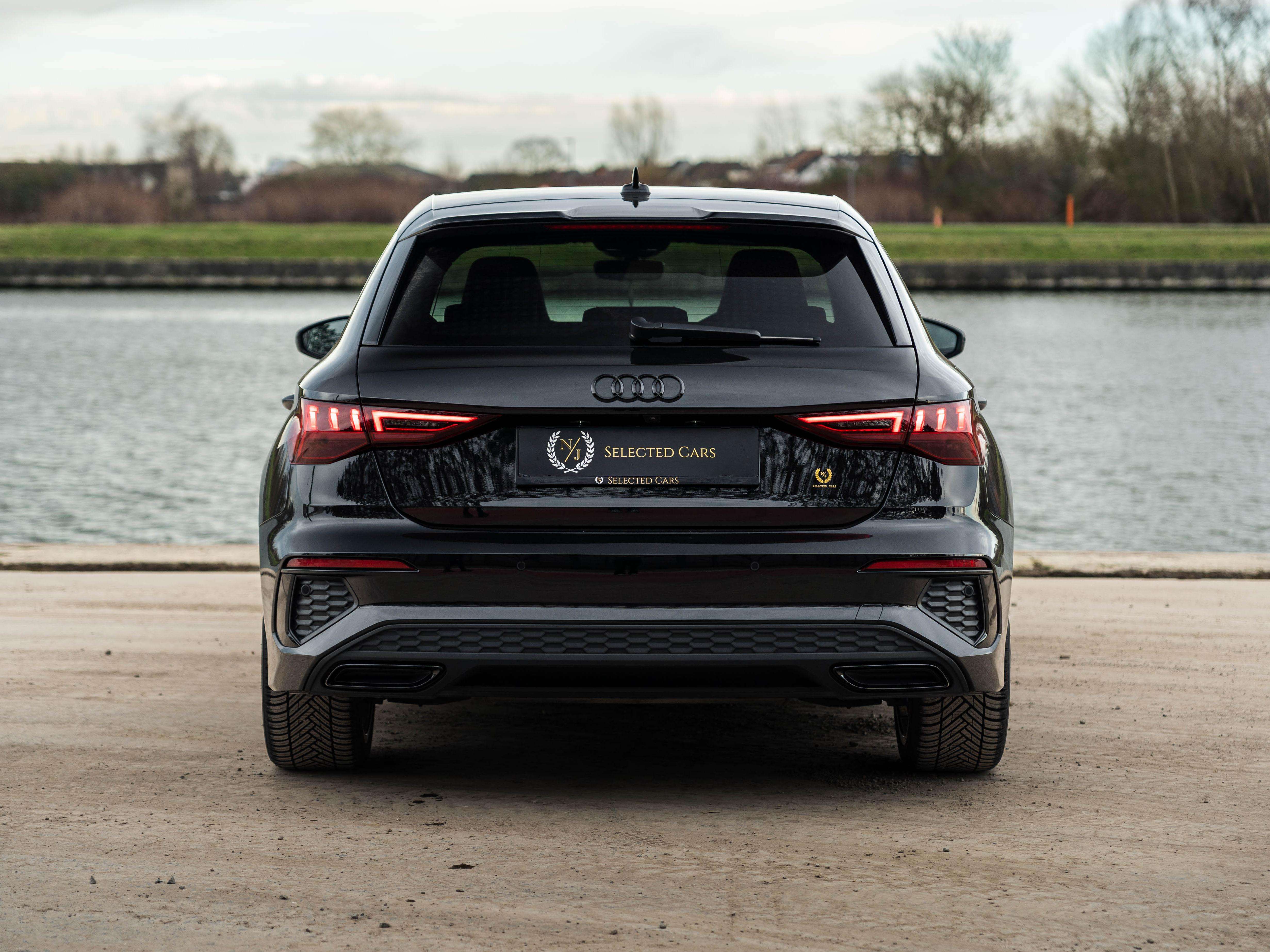 Audi A3 SPORTBACK*S-LINE*PACK DESIGN*LOOK UNIQUE*MATRIX