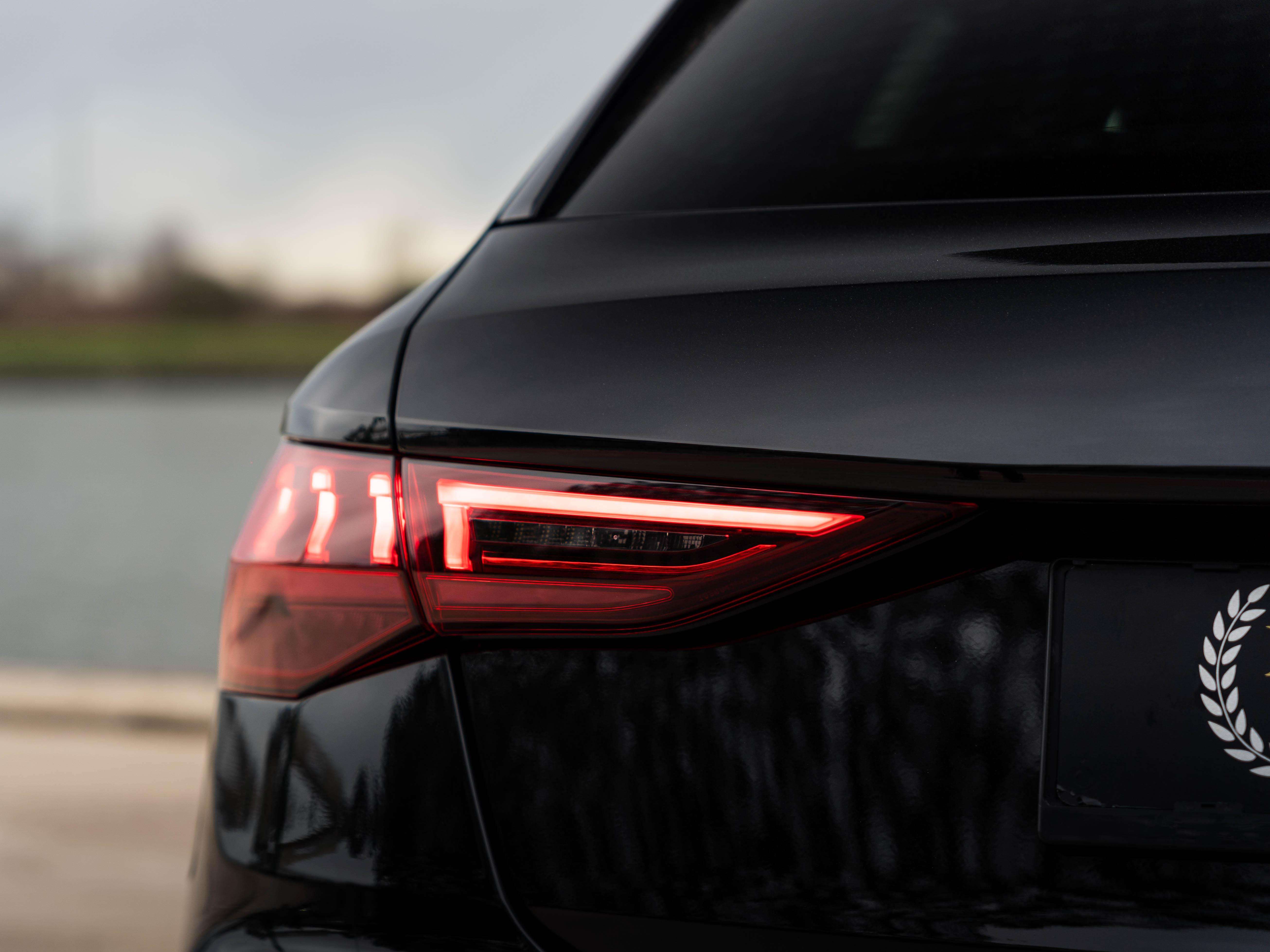Audi A3 SPORTBACK*S-LINE*PACK DESIGN*LOOK UNIQUE*MATRIX