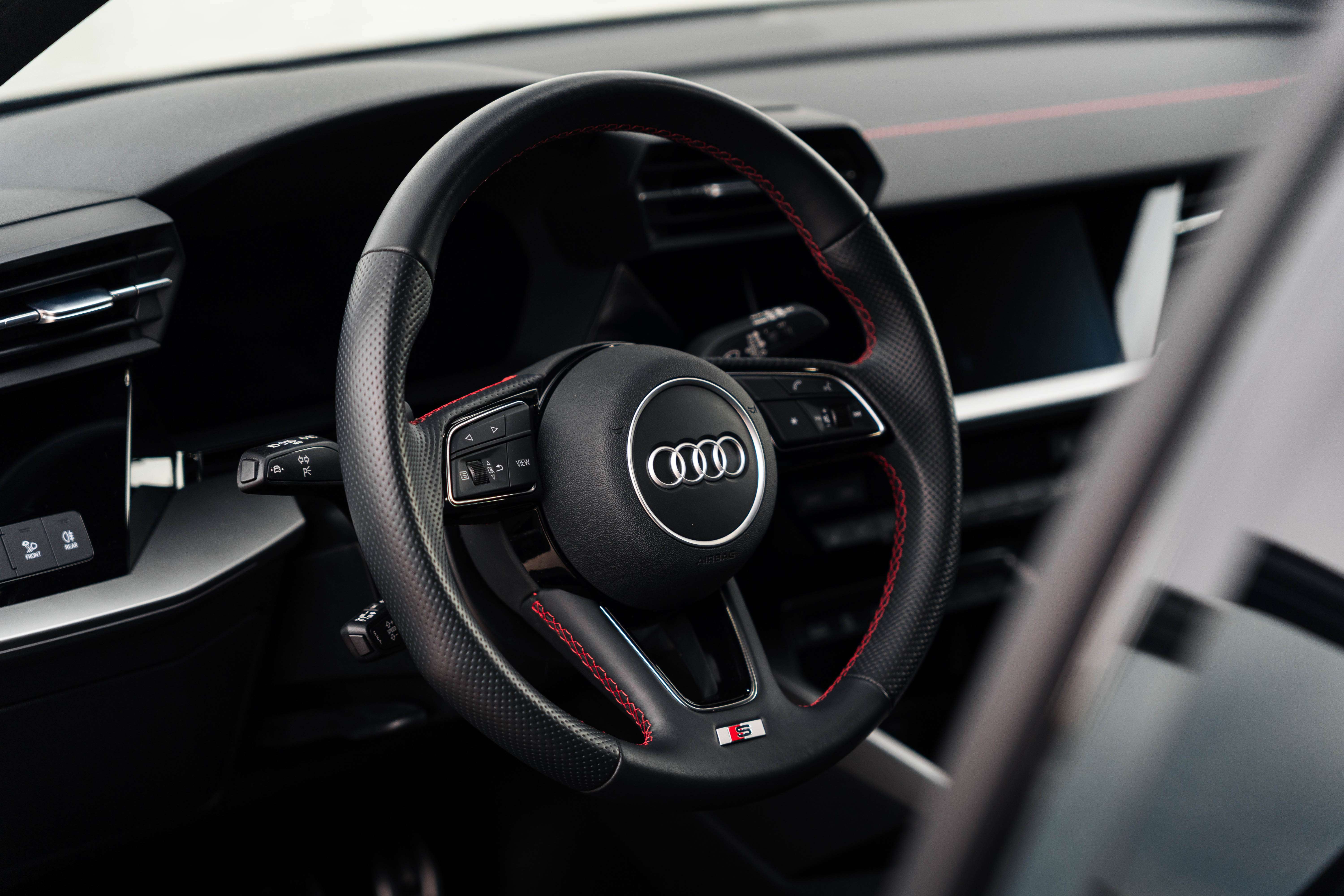 Audi A3 SPORTBACK*S-LINE*PACK DESIGN*LOOK UNIQUE*MATRIX