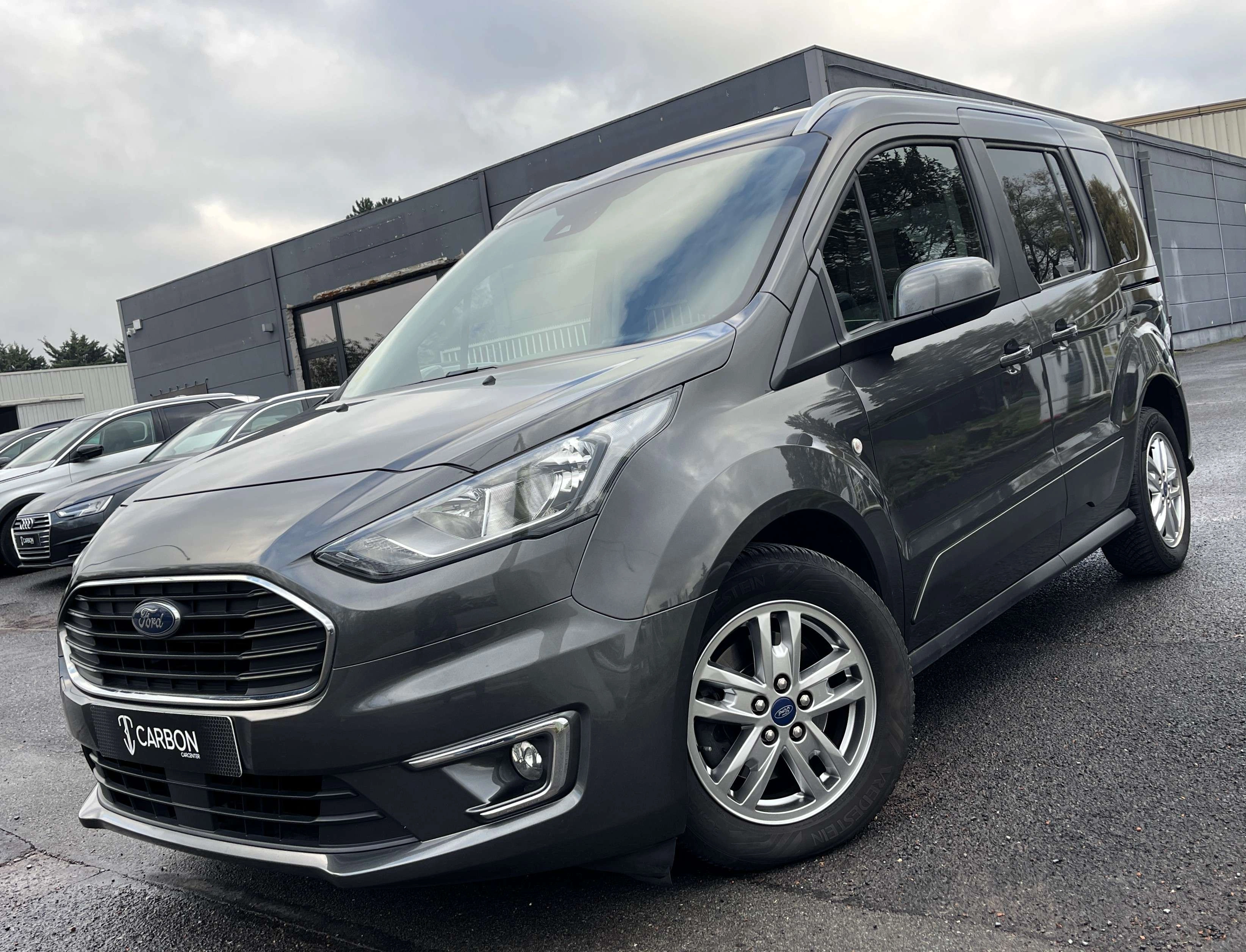 Ford Tourneo Connect 1.5 TDCi Trend 1er PROPRIO/NAVI/CAMERA/PANO/CARNET