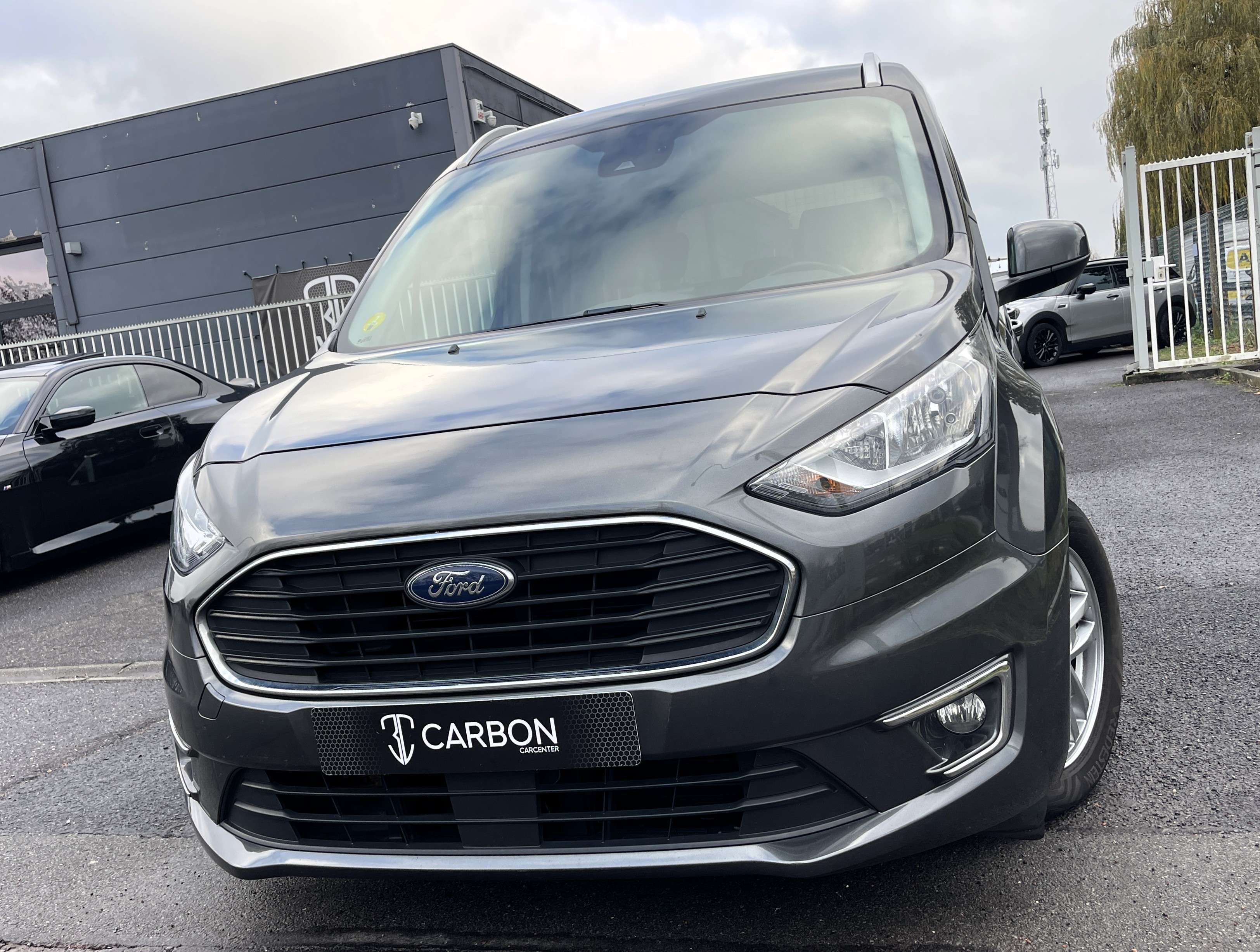 Ford Tourneo Connect 1.5 TDCi Trend 1er PROPRIO/NAVI/CAMERA/PANO/CARNET
