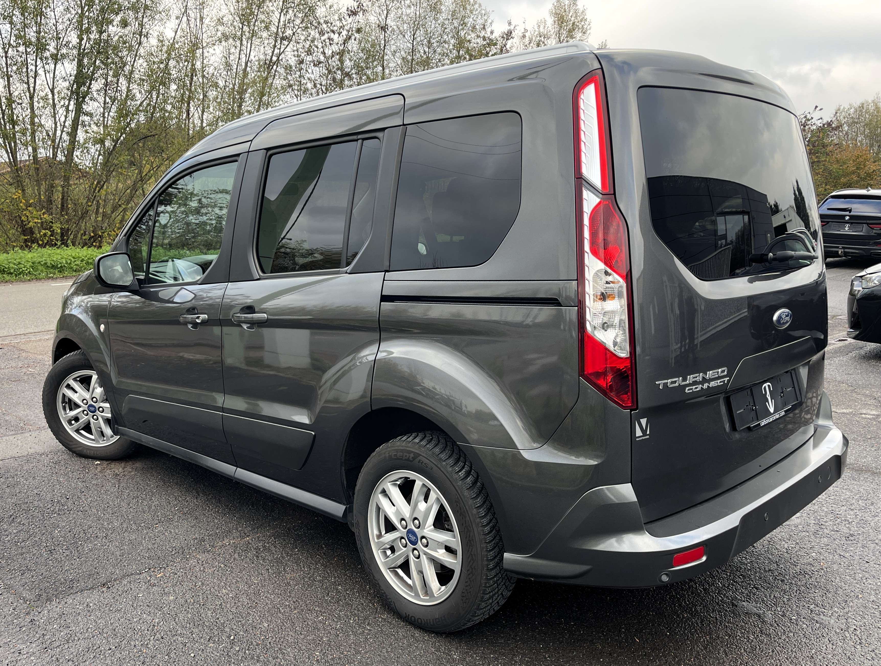 Ford Tourneo Connect 1.5 TDCi Trend 1er PROPRIO/NAVI/CAMERA/PANO/CARNET