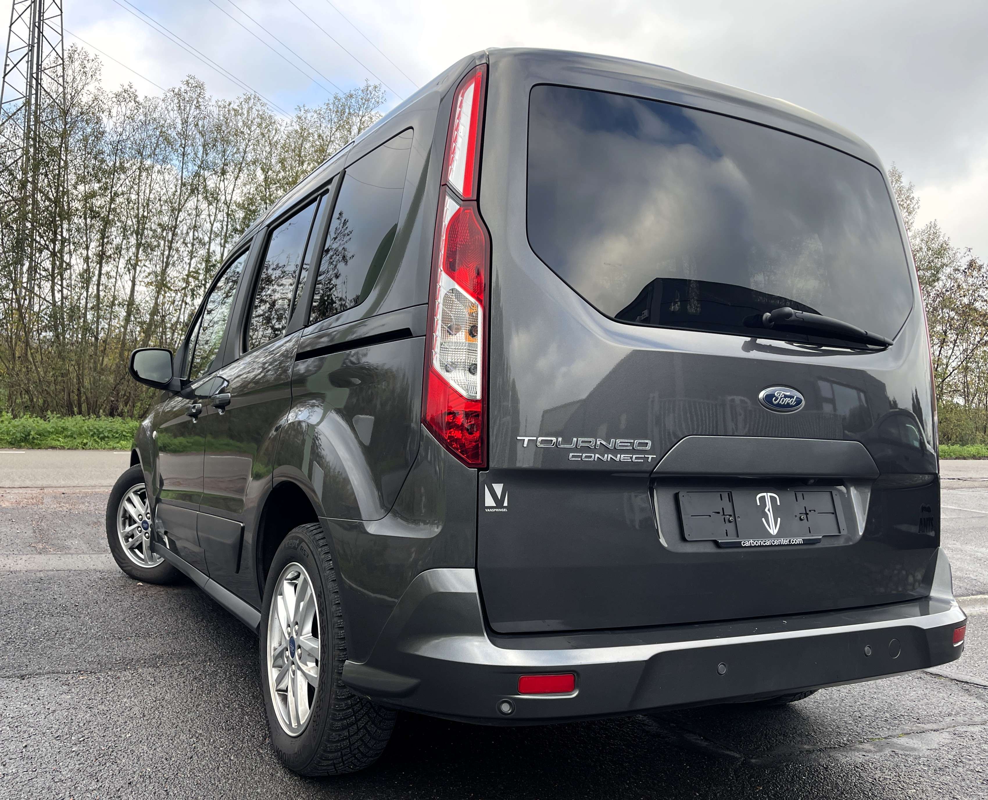 Ford Tourneo Connect 1.5 TDCi Trend 1er PROPRIO/NAVI/CAMERA/PANO/CARNET