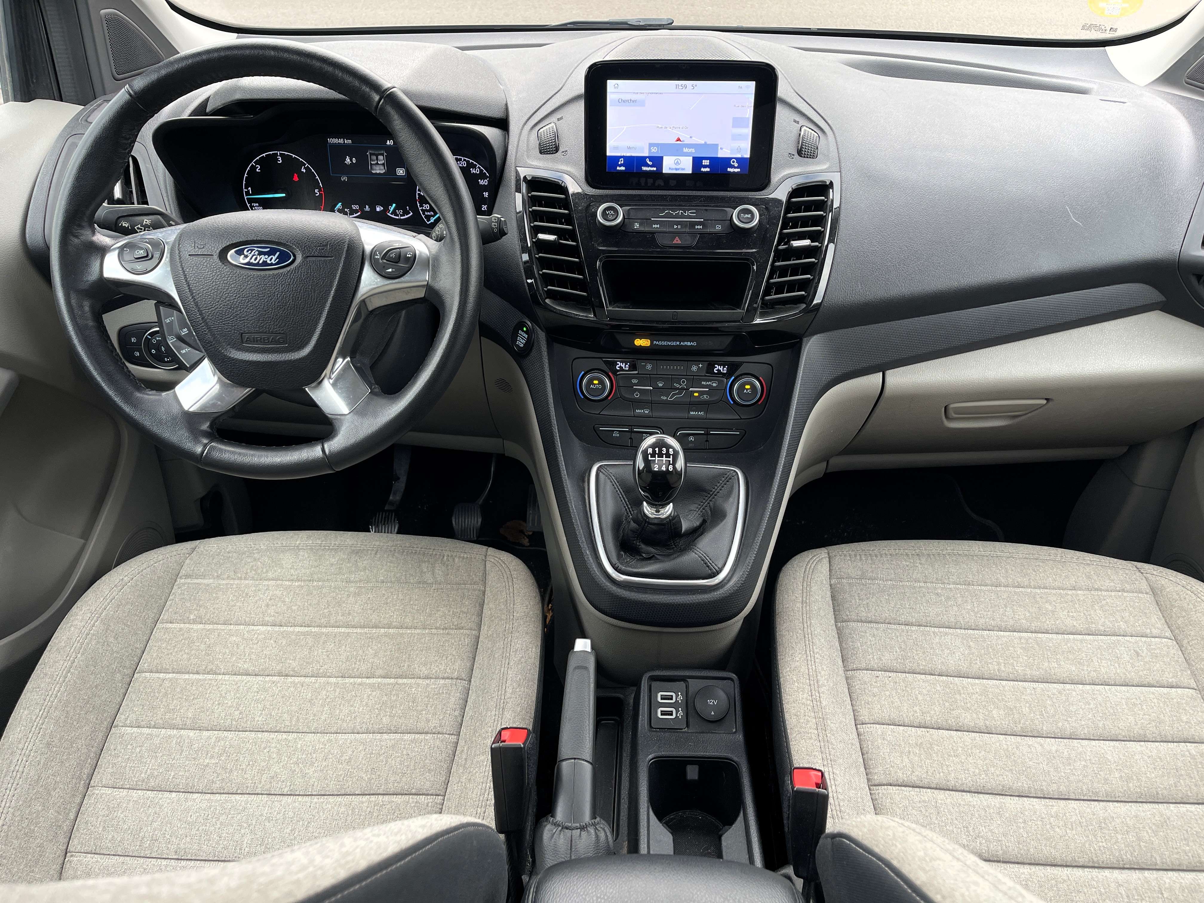 Ford Tourneo Connect 1.5 TDCi Trend 1er PROPRIO/NAVI/CAMERA/PANO/CARNET