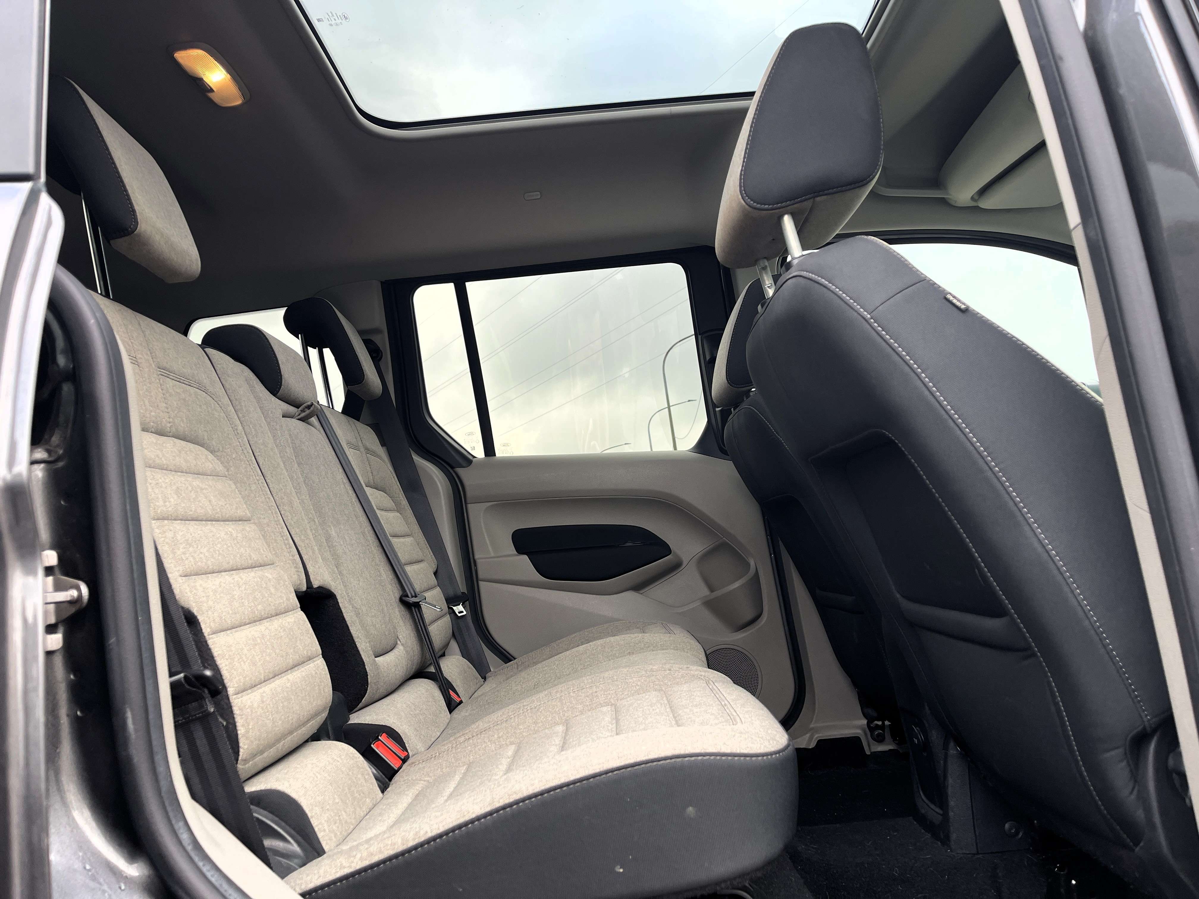 Ford Tourneo Connect 1.5 TDCi Trend 1er PROPRIO/NAVI/CAMERA/PANO/CARNET