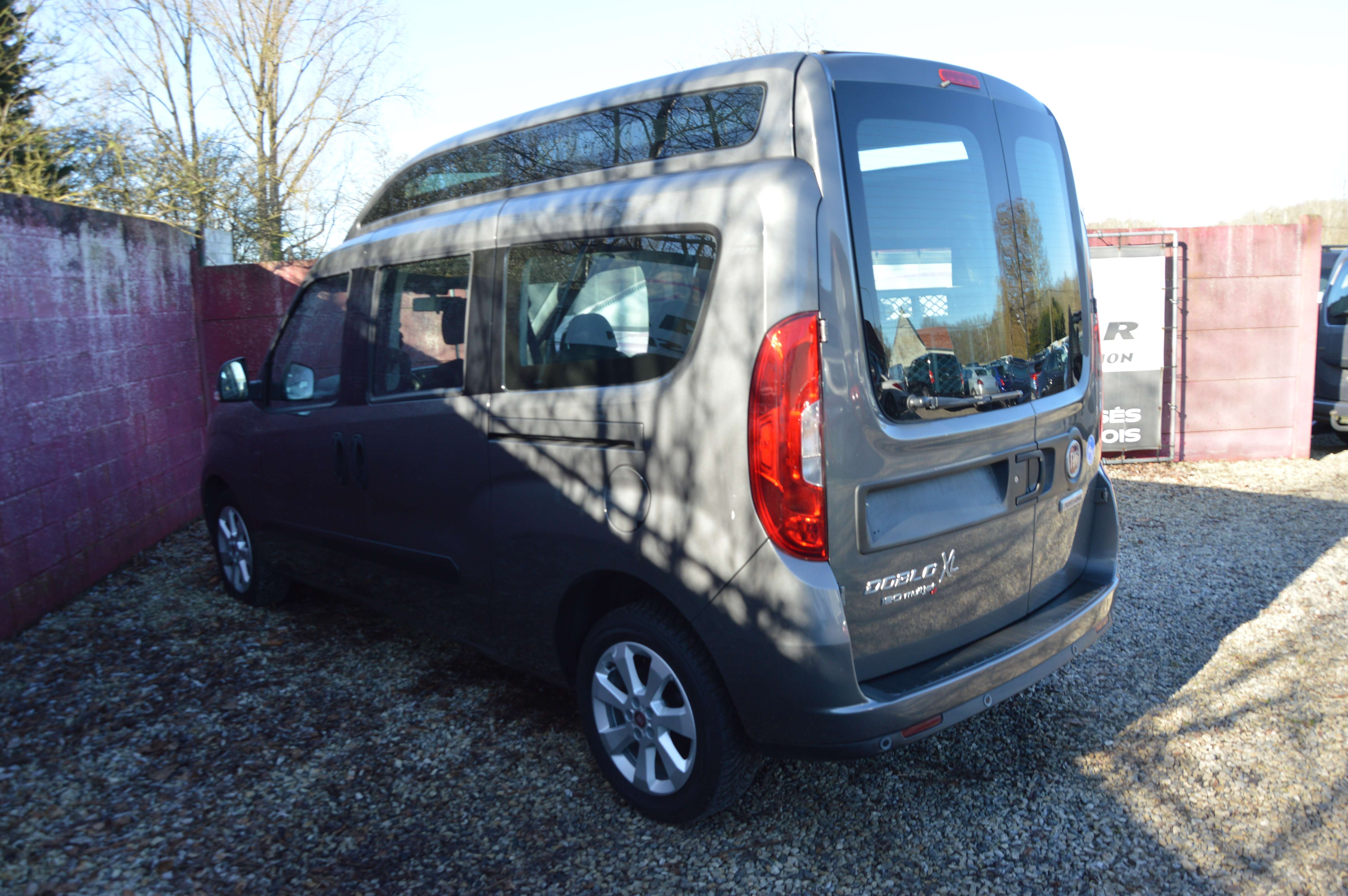 Fiat Doblo 1.6Multijet Lounge XL PMR CARPLAY SENS AR 25.857KM