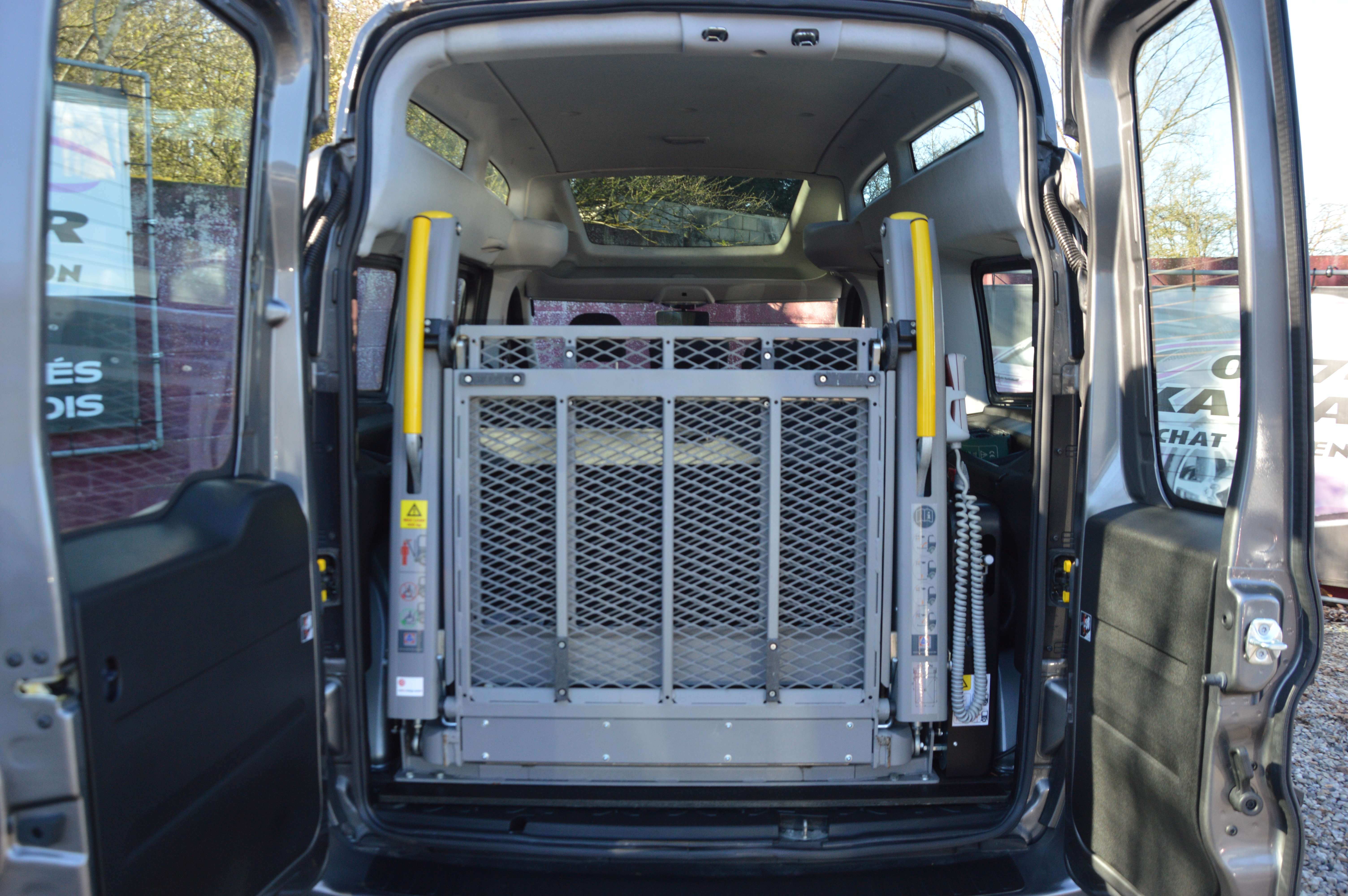 Fiat Doblo 1.6Multijet Lounge XL PMR CARPLAY SENS AR 25.857KM