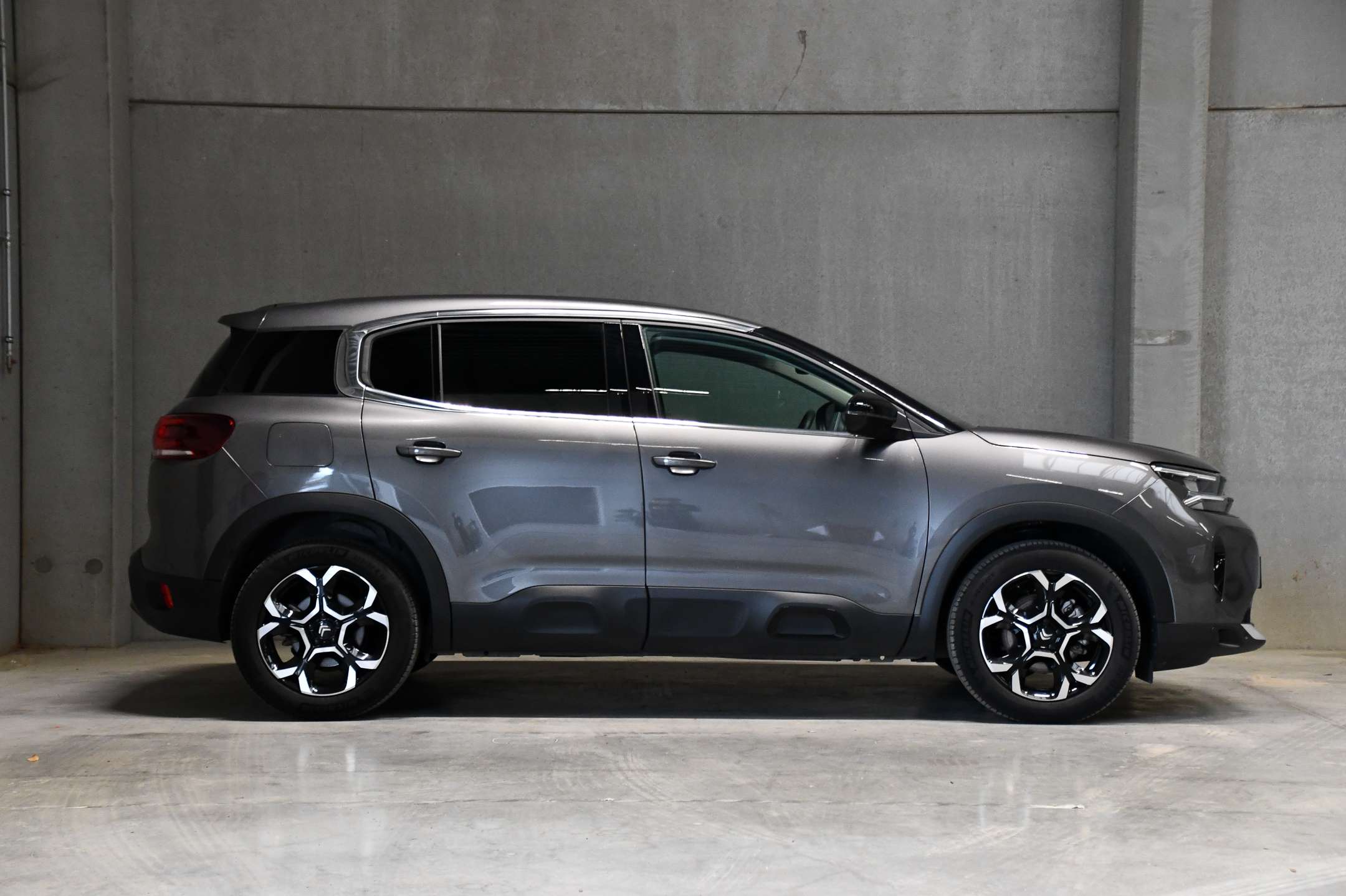 Citroen C5 Aircross PLUS - ACC - CARPLAY - KEYLESS - CAMERA
