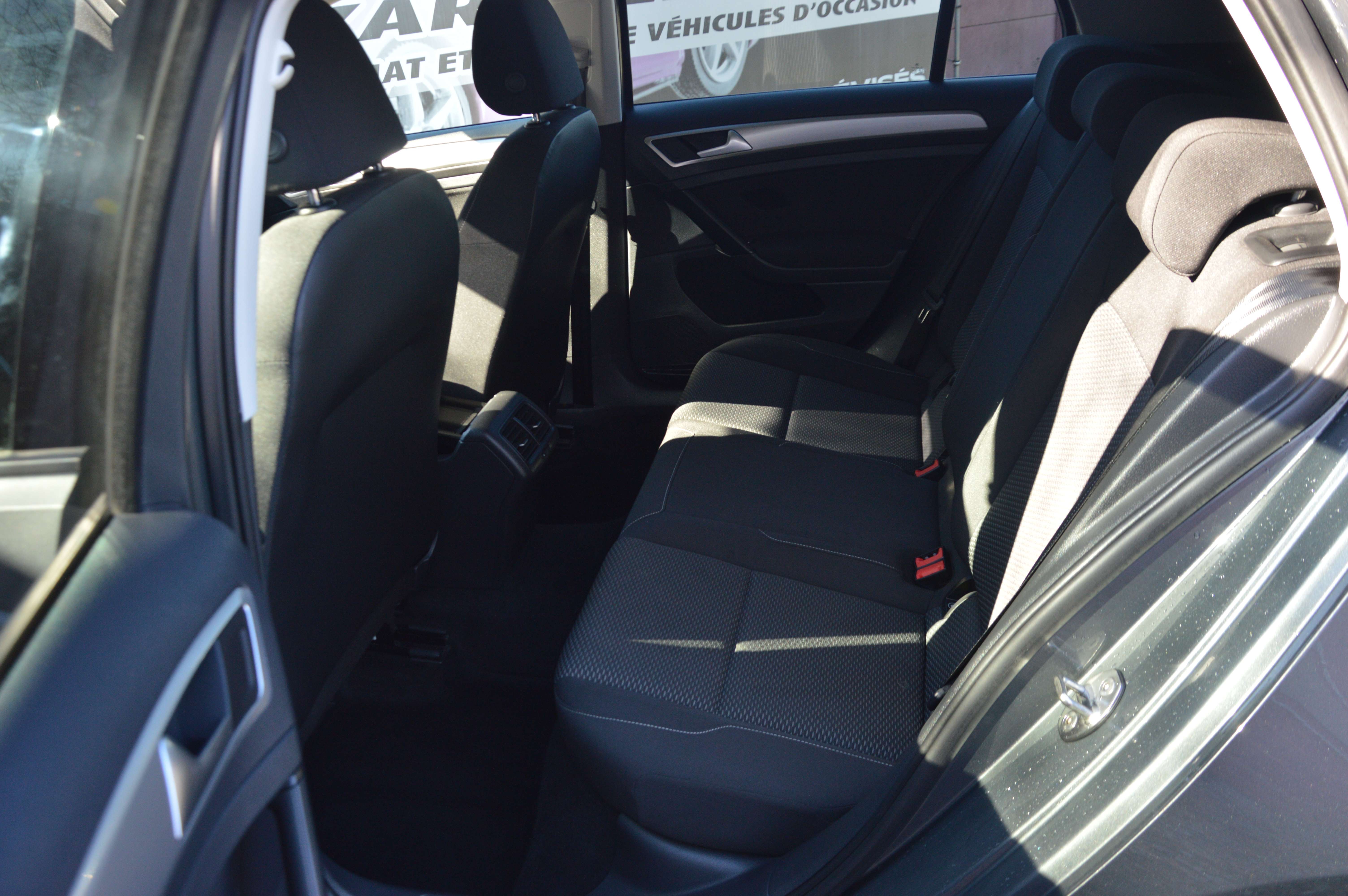 Volkswagen Golf 1.6CRTDi Comfortline CARPLAY SENS AV/AR 105.557KM