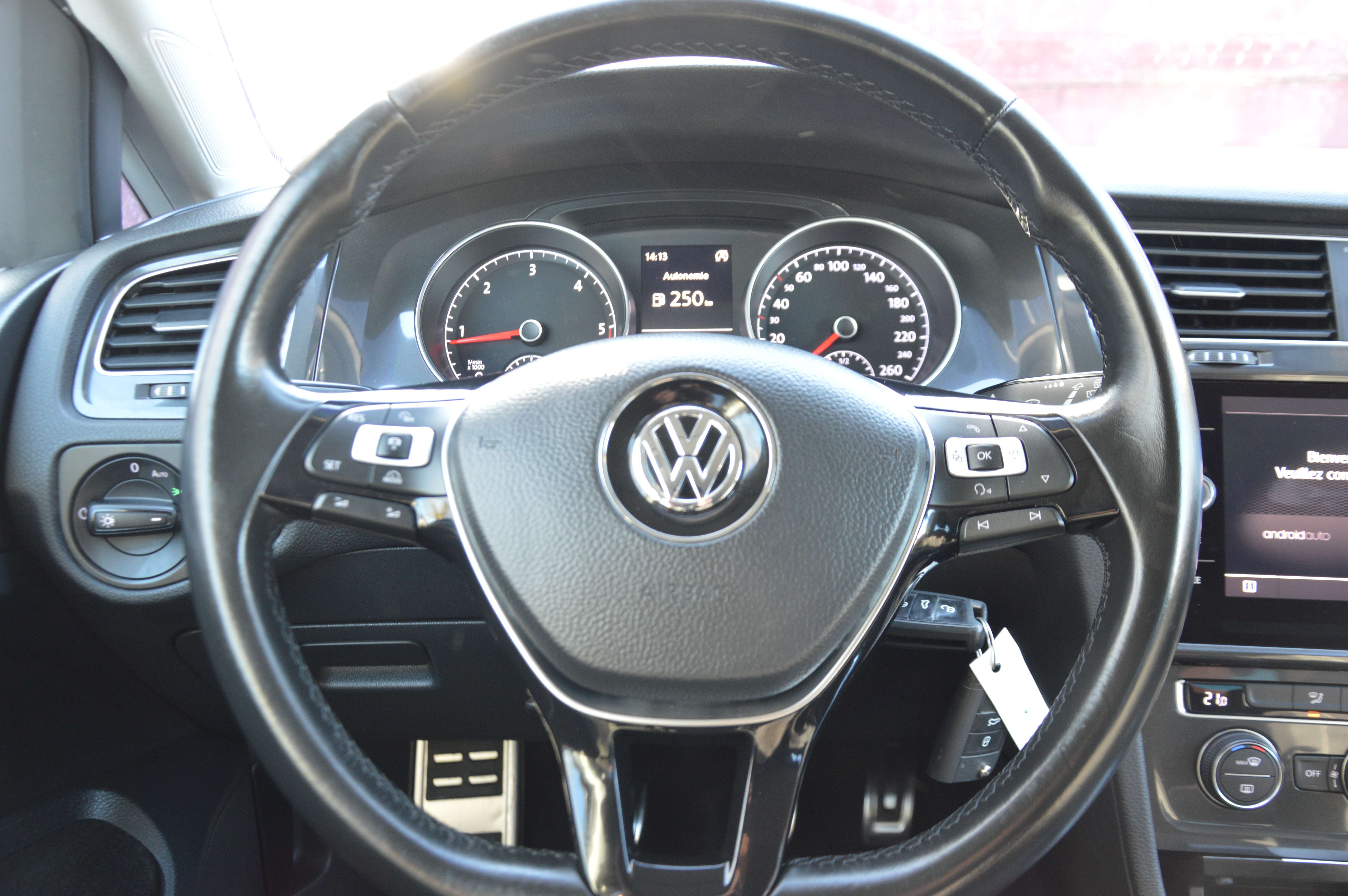 Volkswagen Golf 1.6CRTDi Comfortline CARPLAY SENS AV/AR 105.557KM
