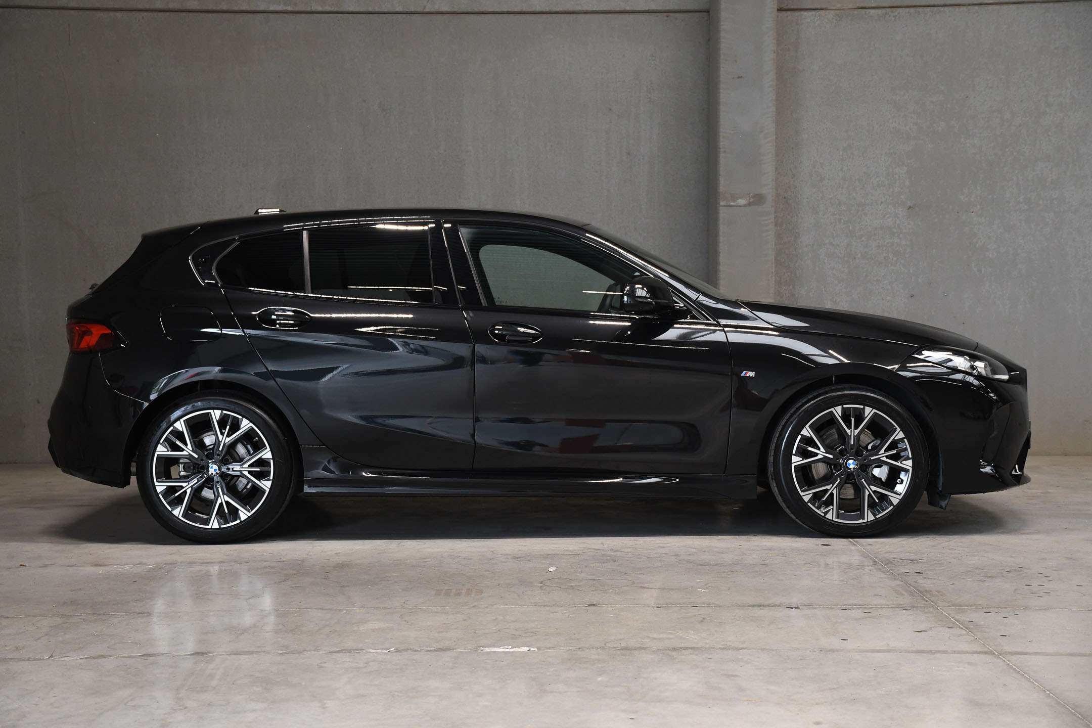 BMW 120 120 Aut. M-Sport / HUD / 360° / KEY LESS