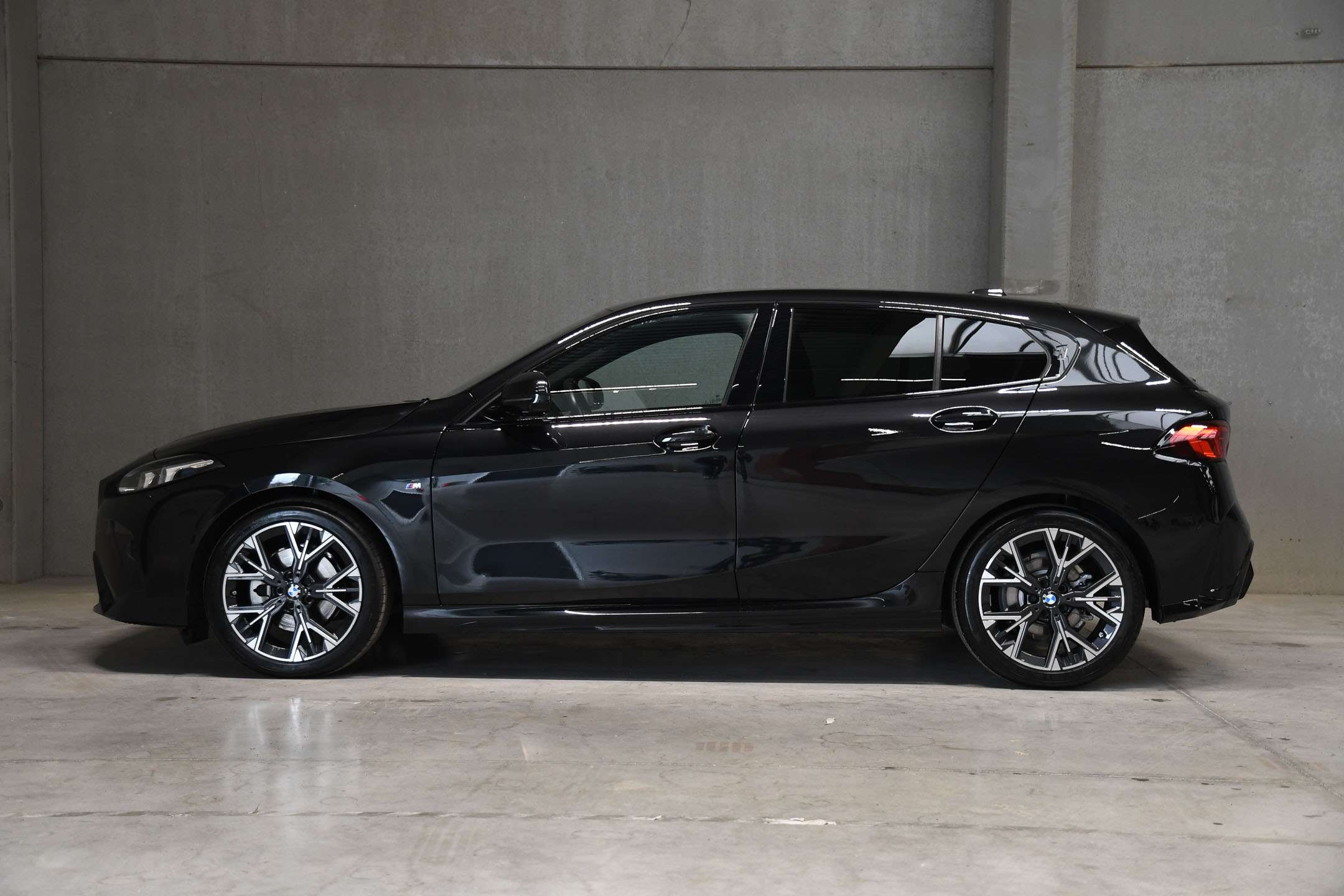 BMW 120 120 Aut. M-Sport / HUD / 360° / KEY LESS
