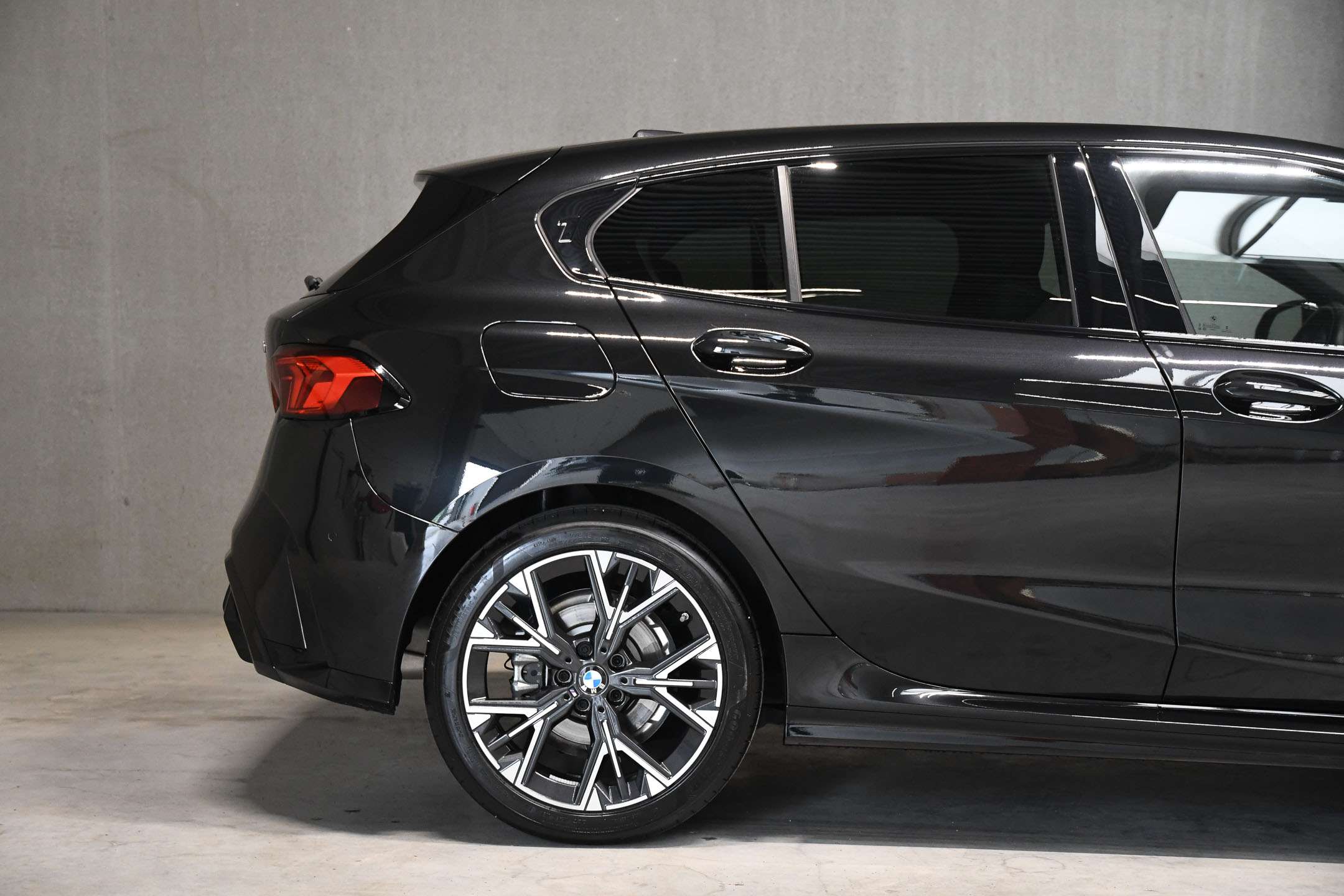 BMW 120 120 Aut. M-Sport / HUD / 360° / KEY LESS