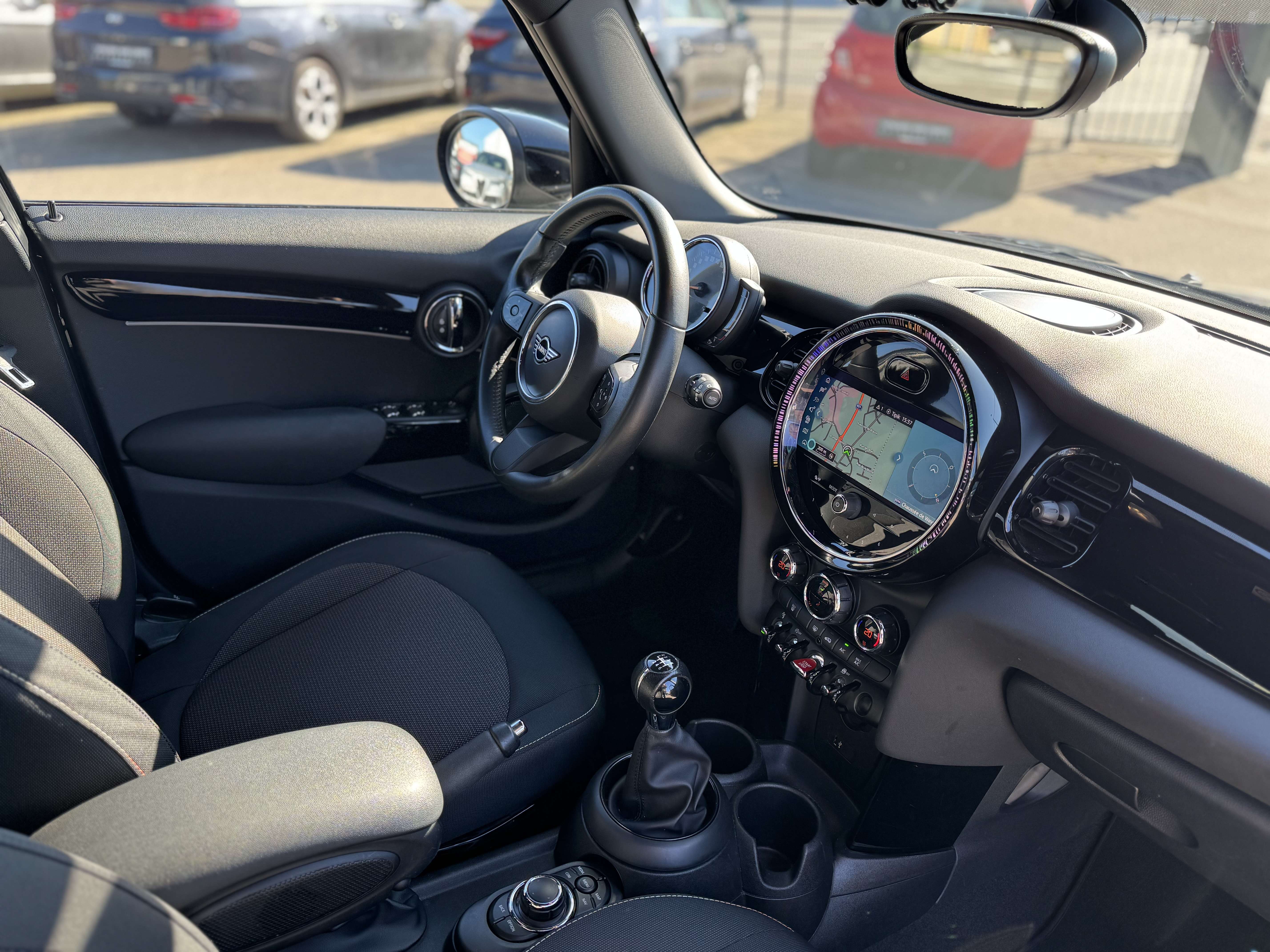 MINI One 1.5 OPF 5P. / BLACK / LED / CARPLAY / NAV / AIRCO