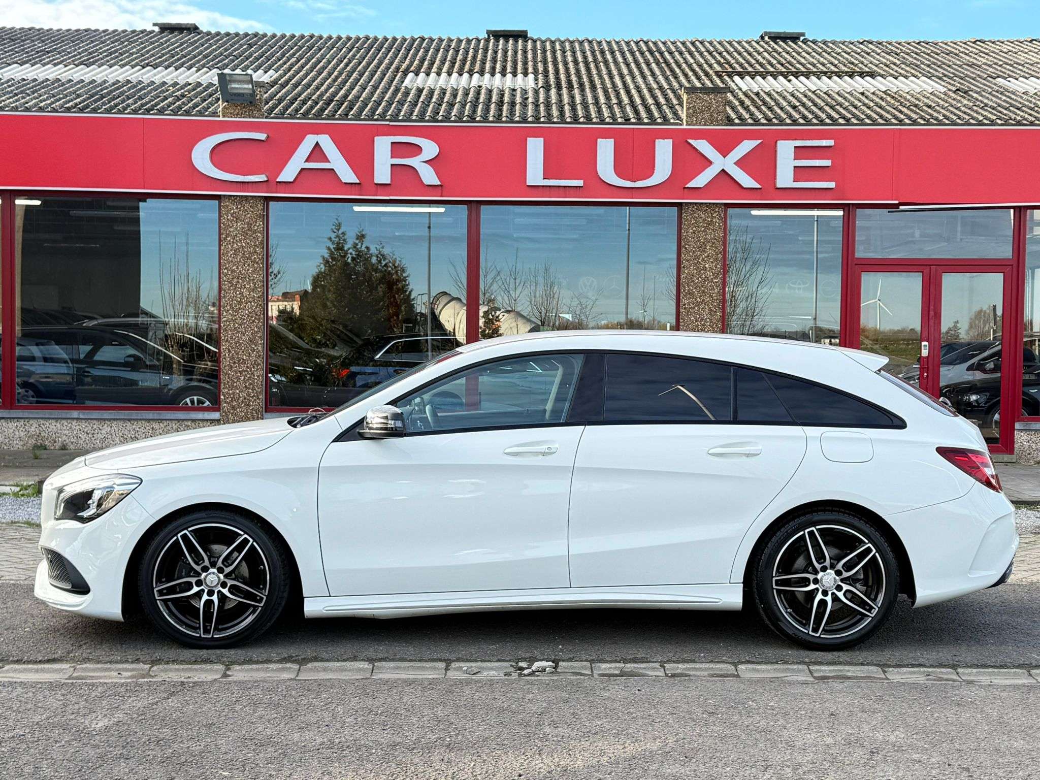 Mercedes-Benz CLA 180 122CV PACK AMG BOITE AUTO GPS LED CUIR CLIM CAMERA